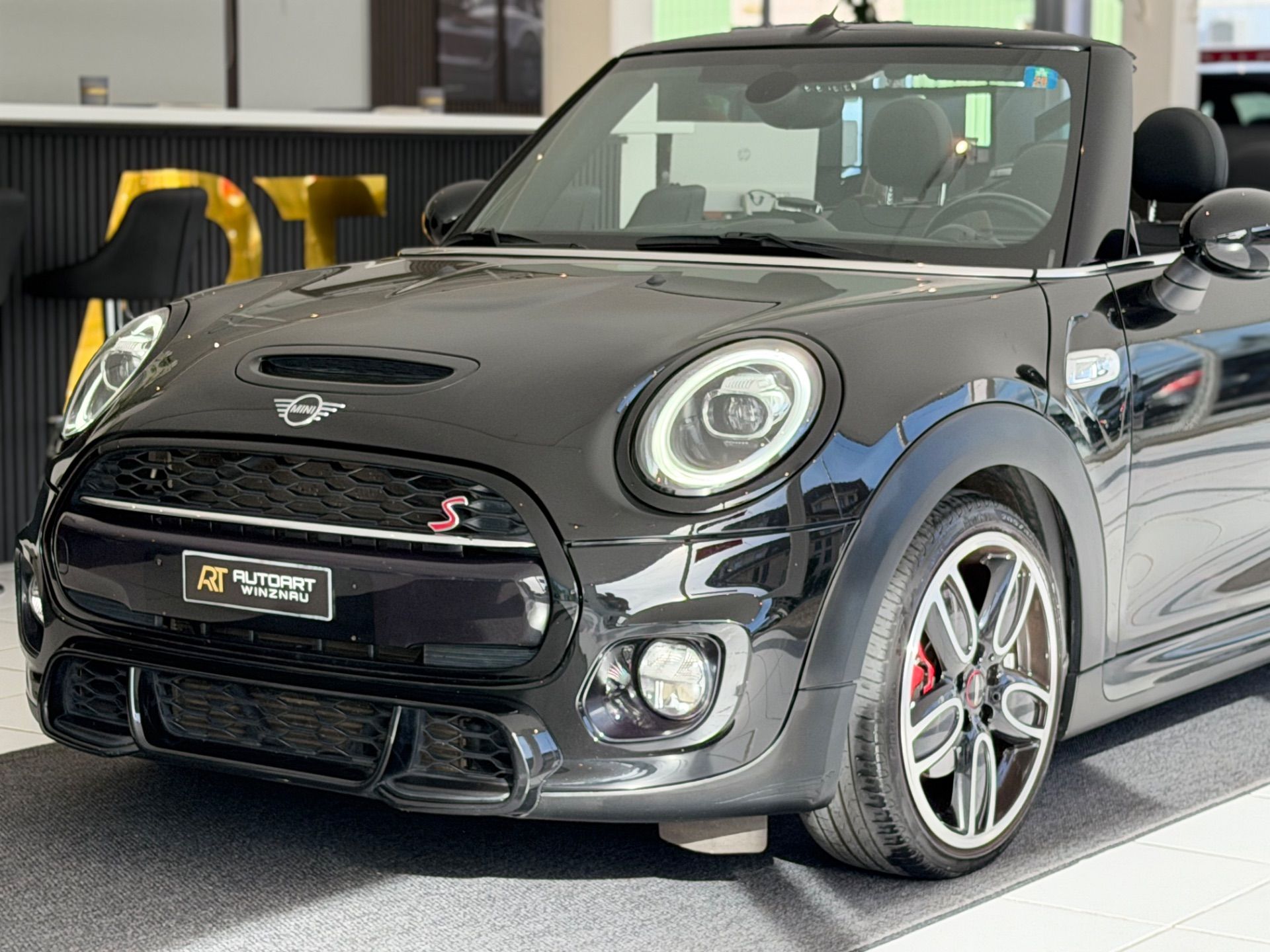MINI Cooper S Cabriolet DKG John Cooper Works-image-1