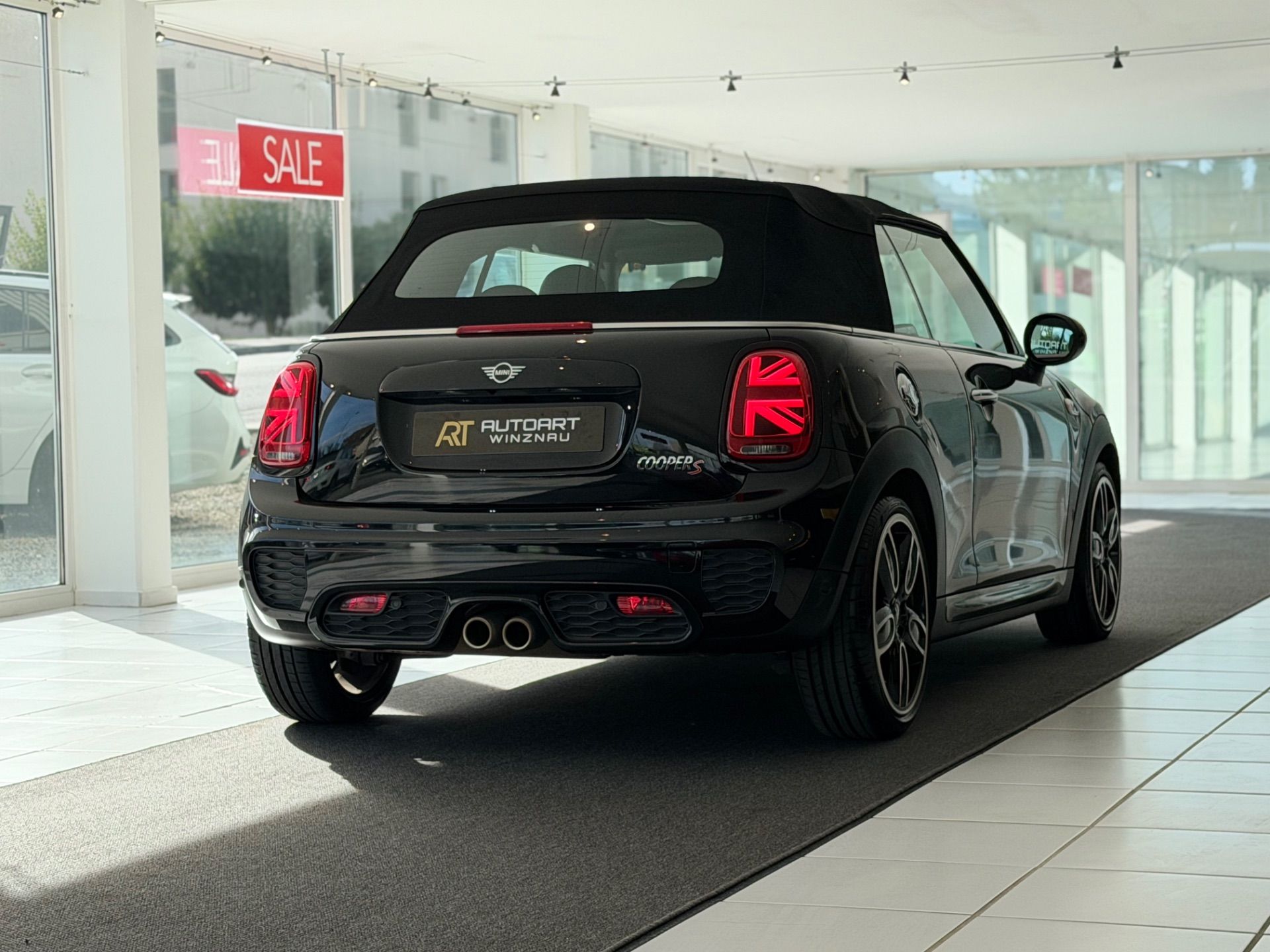 MINI Cooper S Cabriolet DKG John Cooper Works-image-22
