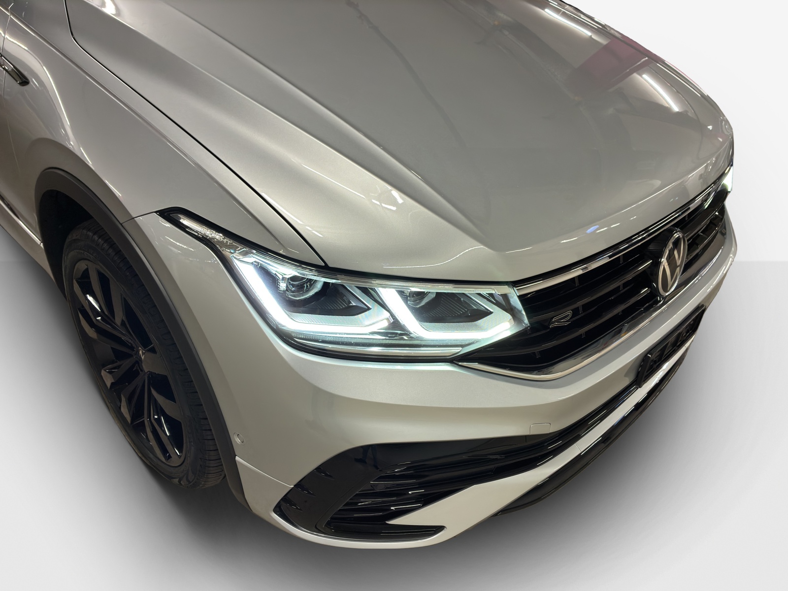 VW Tiguan 2.0TSI R-Line 4Motion DSG-image-15