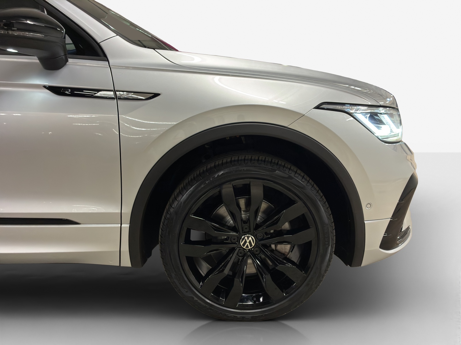 VW Tiguan 2.0TSI R-Line 4Motion DSG-image-13