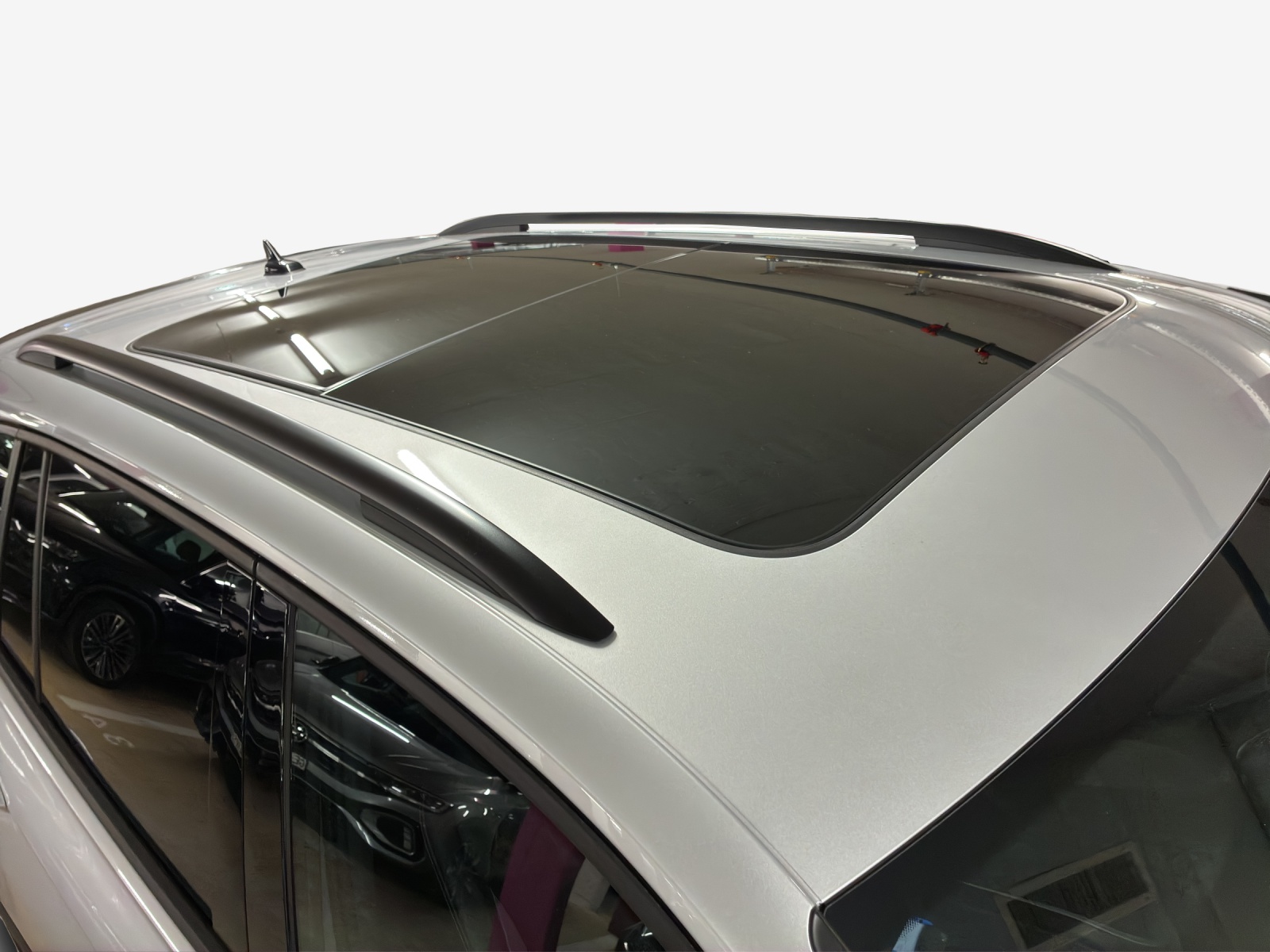 VW Tiguan 2.0TSI R-Line 4Motion DSG-image-14