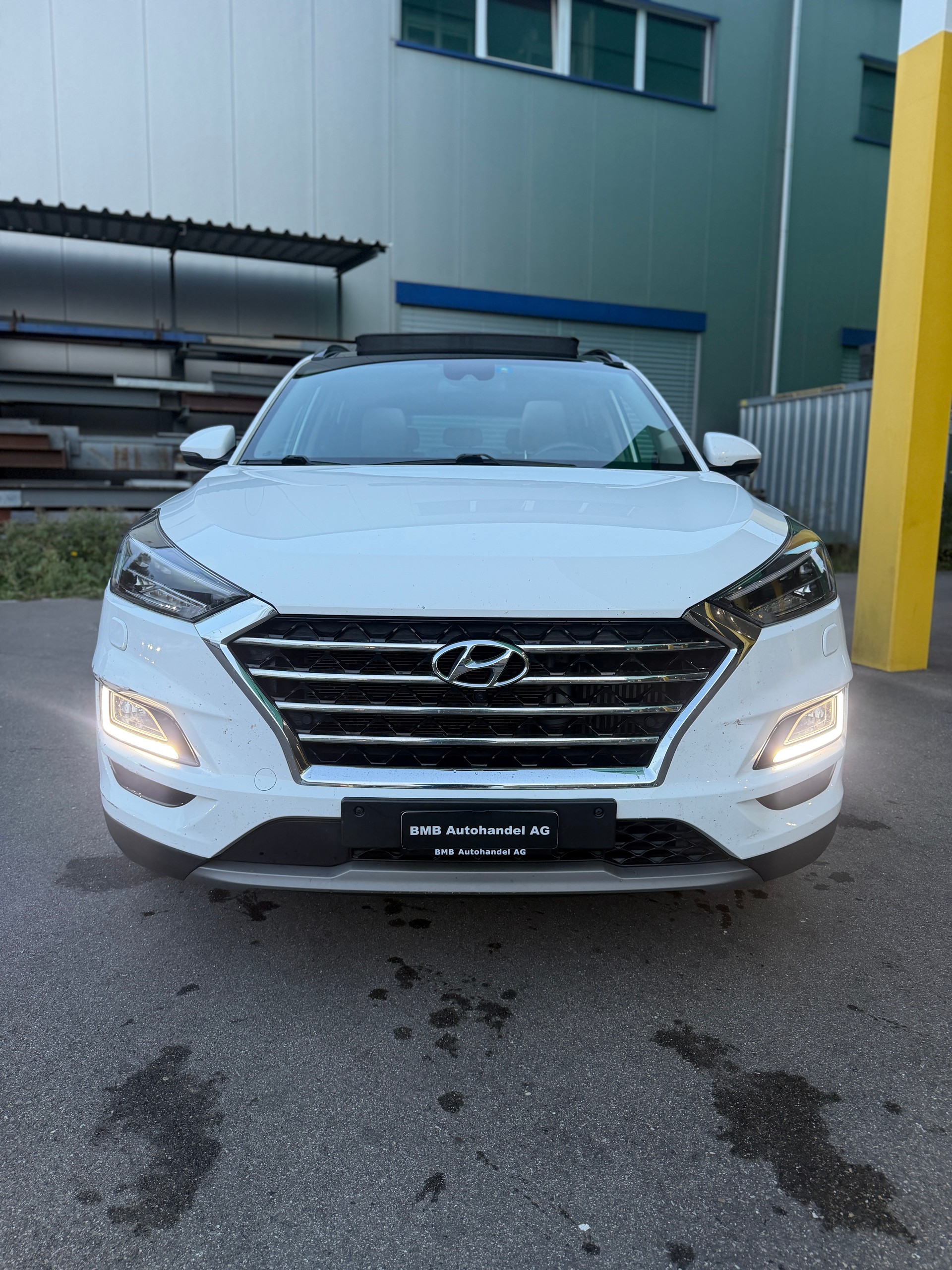 HYUNDAI Tucson 1.6 TGDI Amplia 4WD DCT-image-1