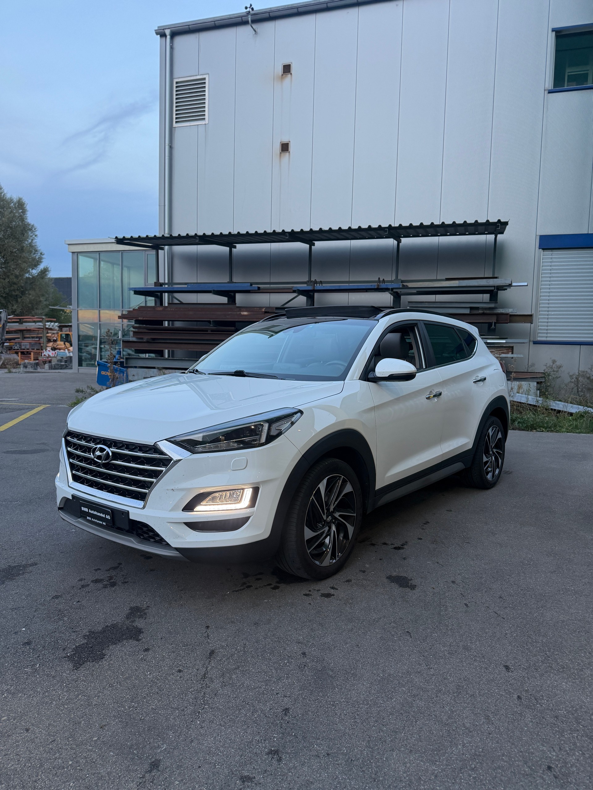 HYUNDAI Tucson 1.6 TGDI Amplia 4WD DCT-image-2