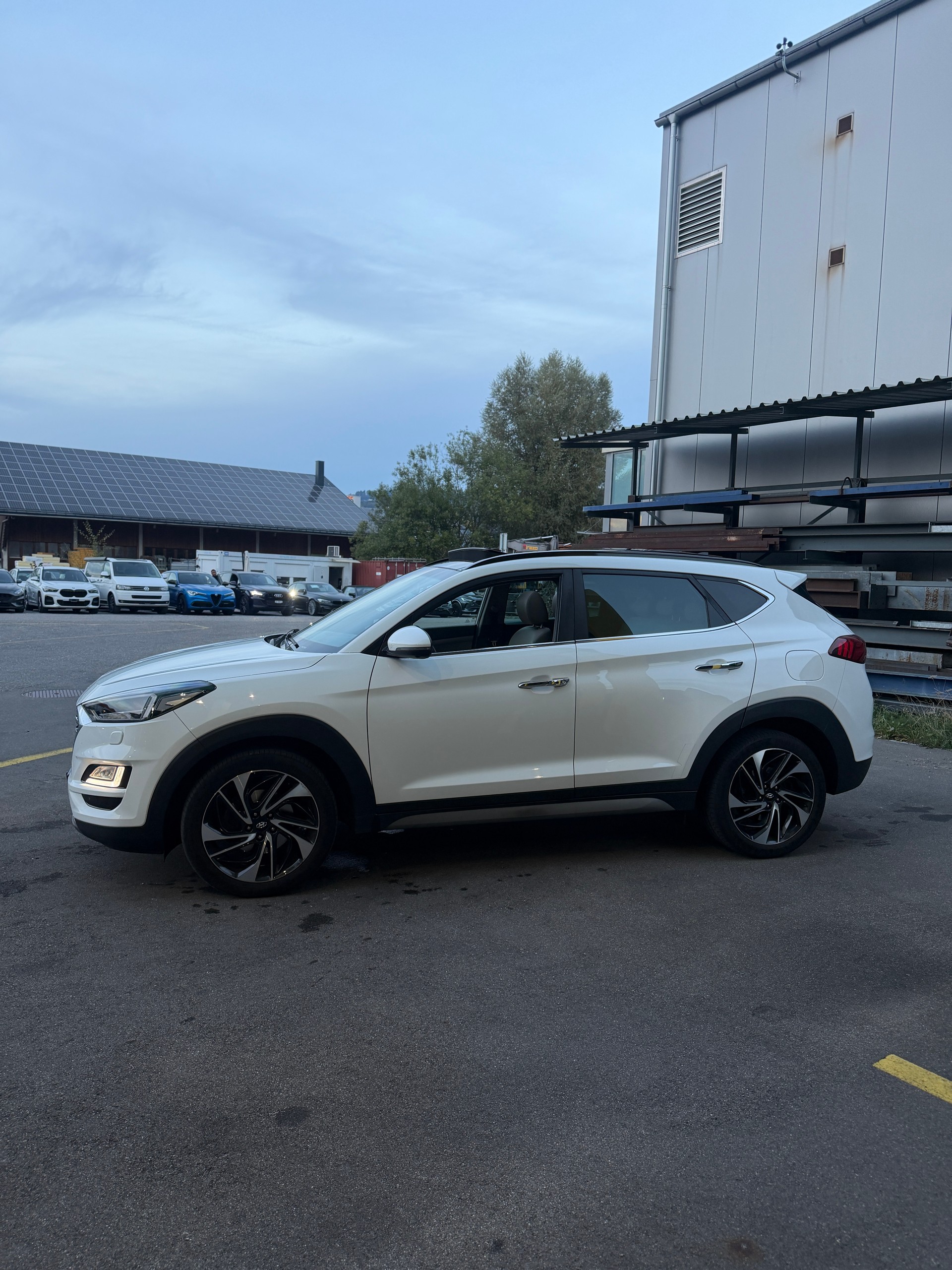 HYUNDAI Tucson 1.6 TGDI Amplia 4WD DCT-image-3