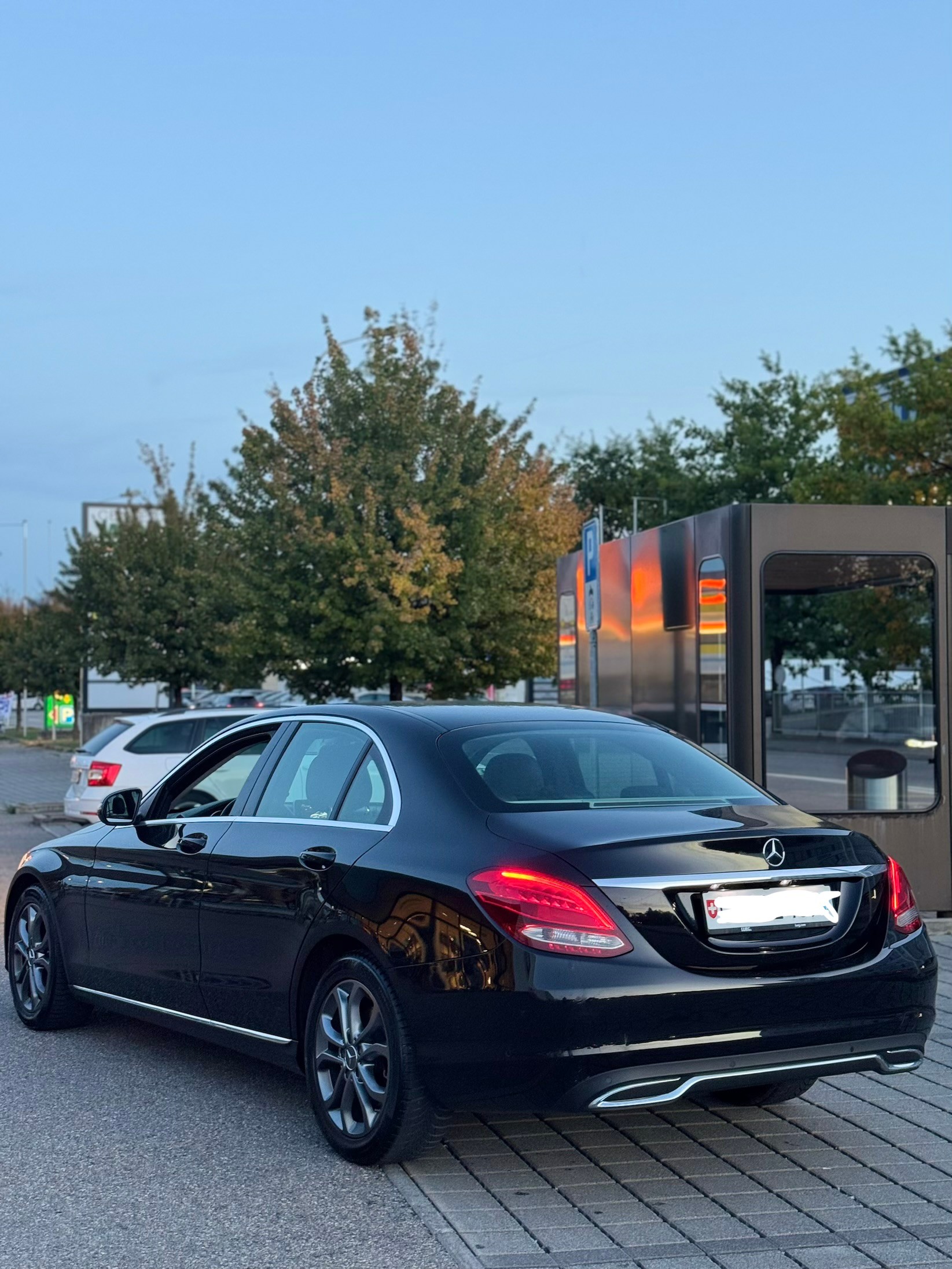 MERCEDES-BENZ C 200-image-2
