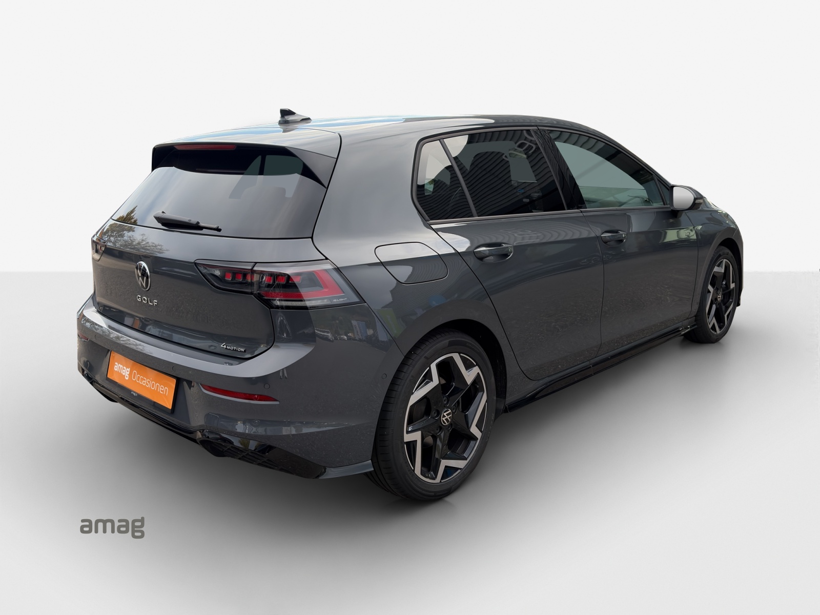 VW Golf 2.0 TSI R-Line DSG 4 Motion-image-4