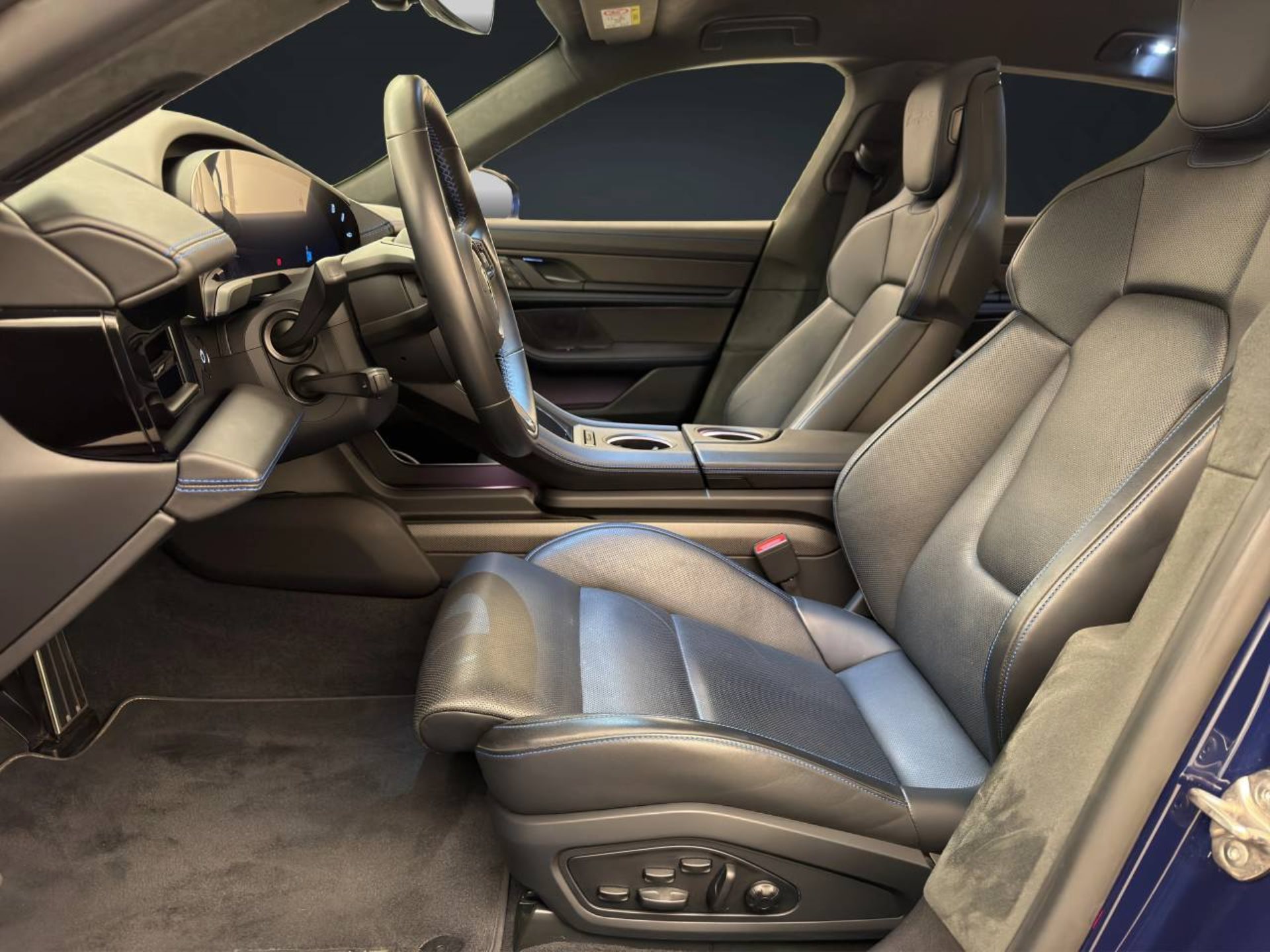 PORSCHE Taycan Turbo S Sport Turismo-image-4