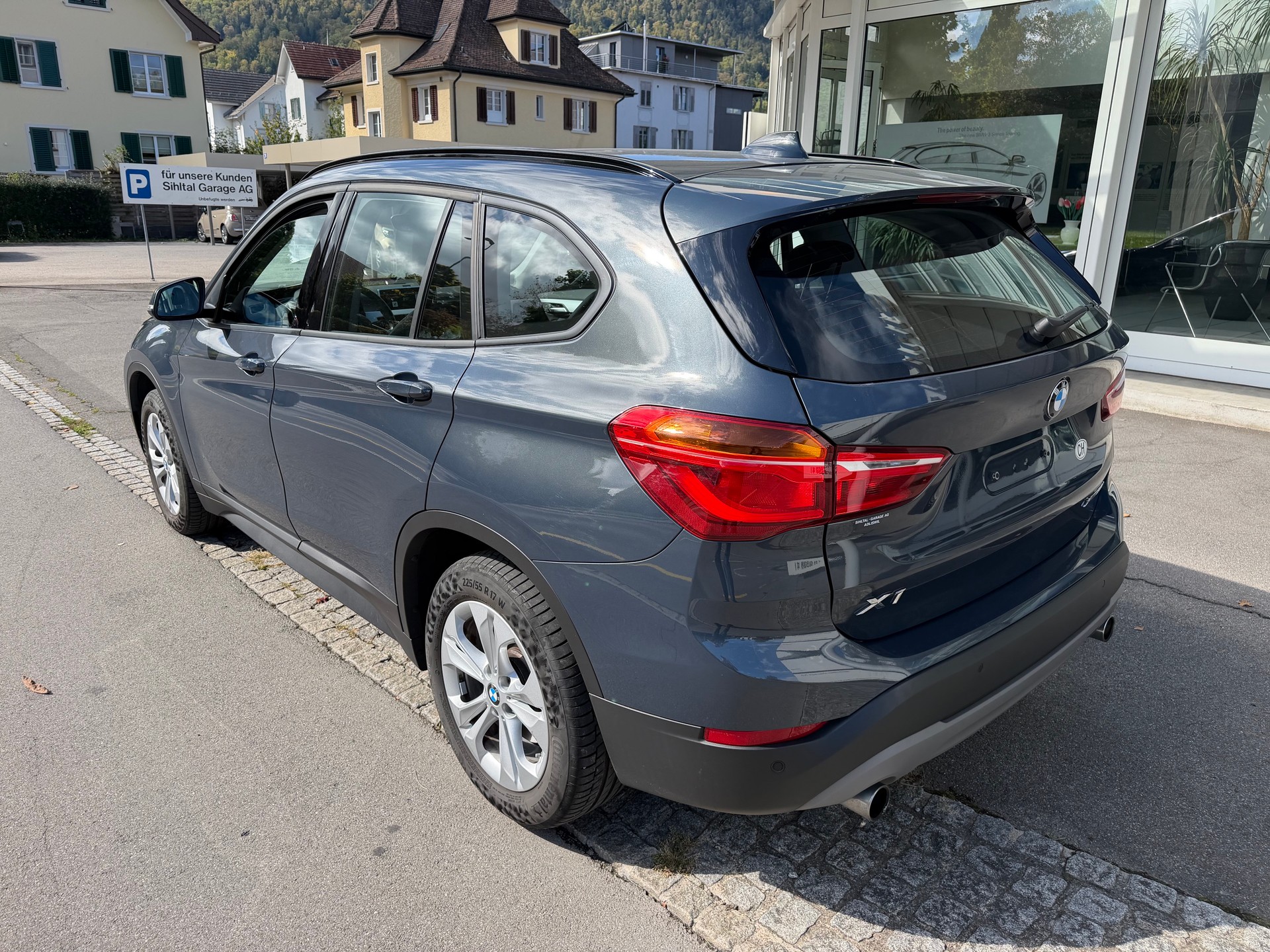 BMW X1 xDrive 20i Steptronic-image-3