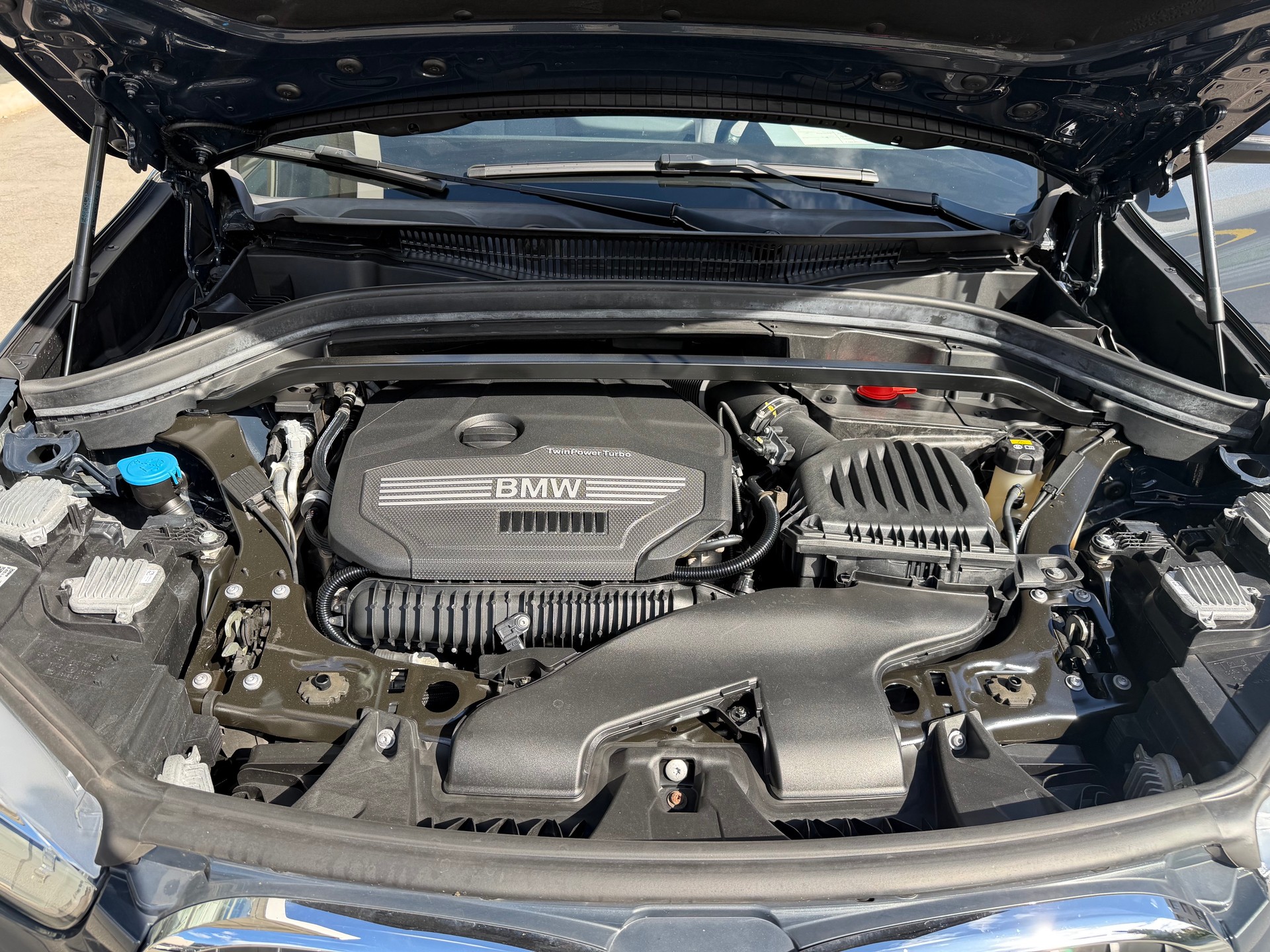 BMW X1 xDrive 20i Steptronic-image-15