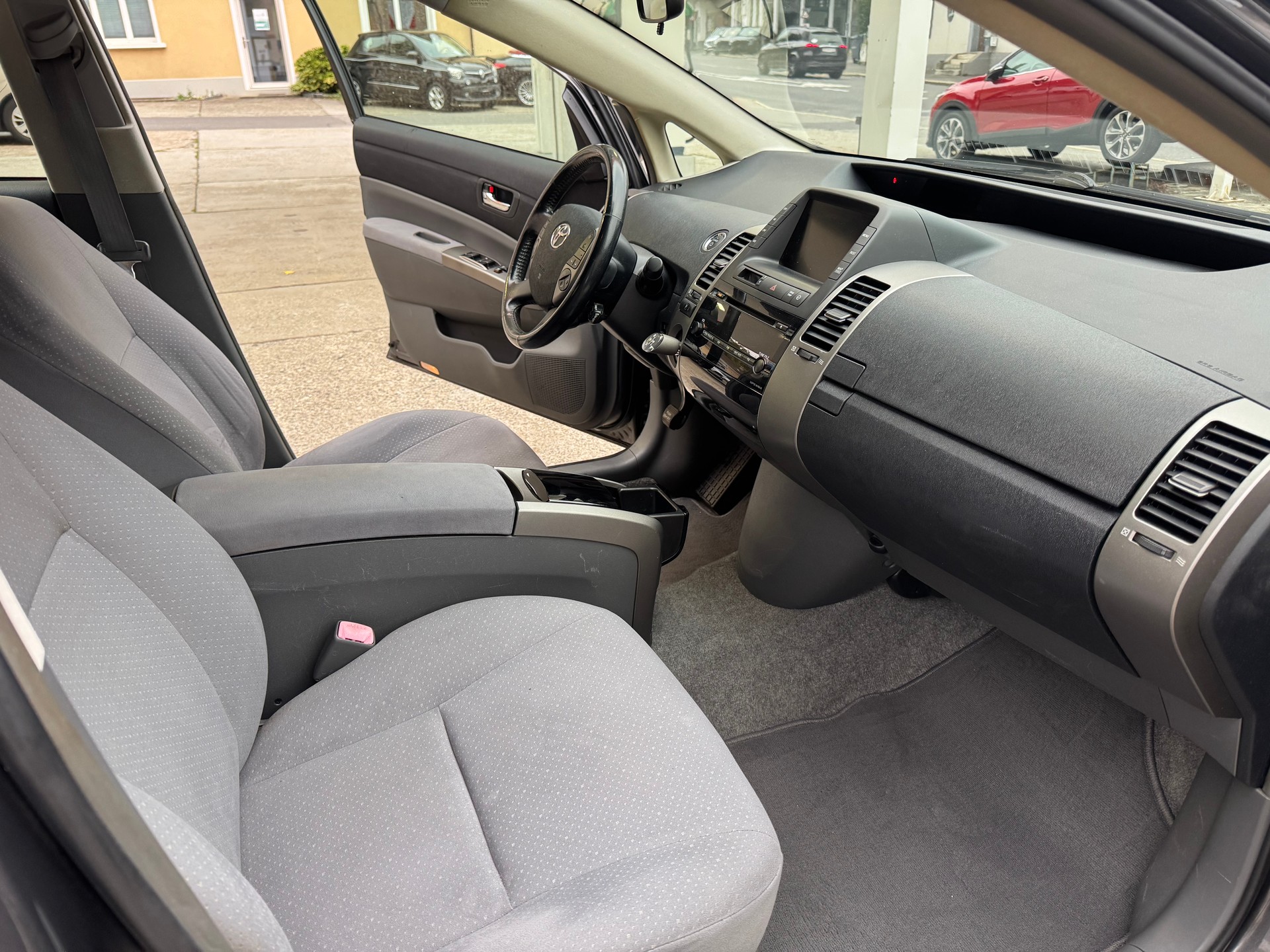 TOYOTA Prius 1.5 16V Hybrid-image-8