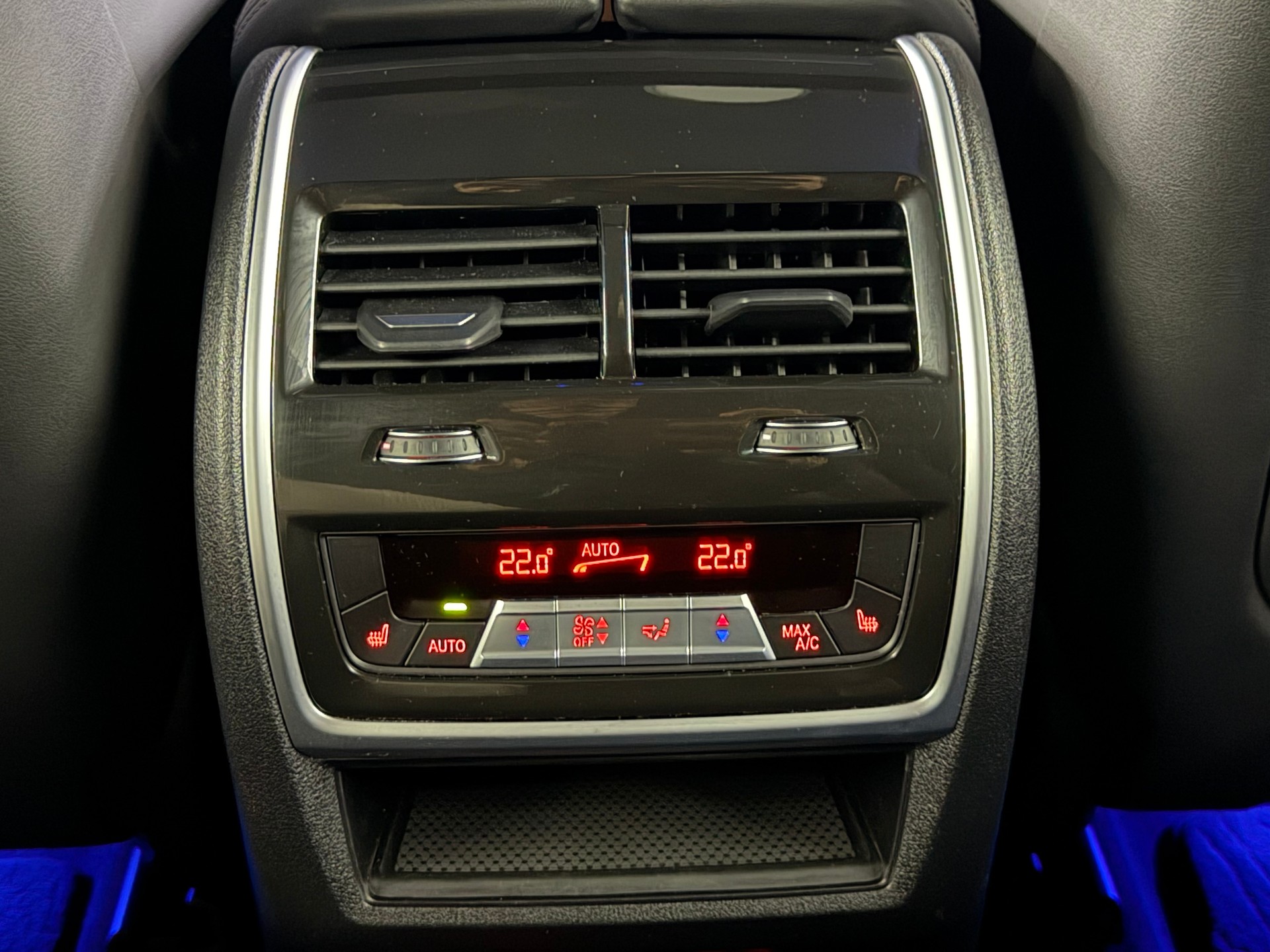 BMW X7 xDrive 48V 40d Steptronic-image-29