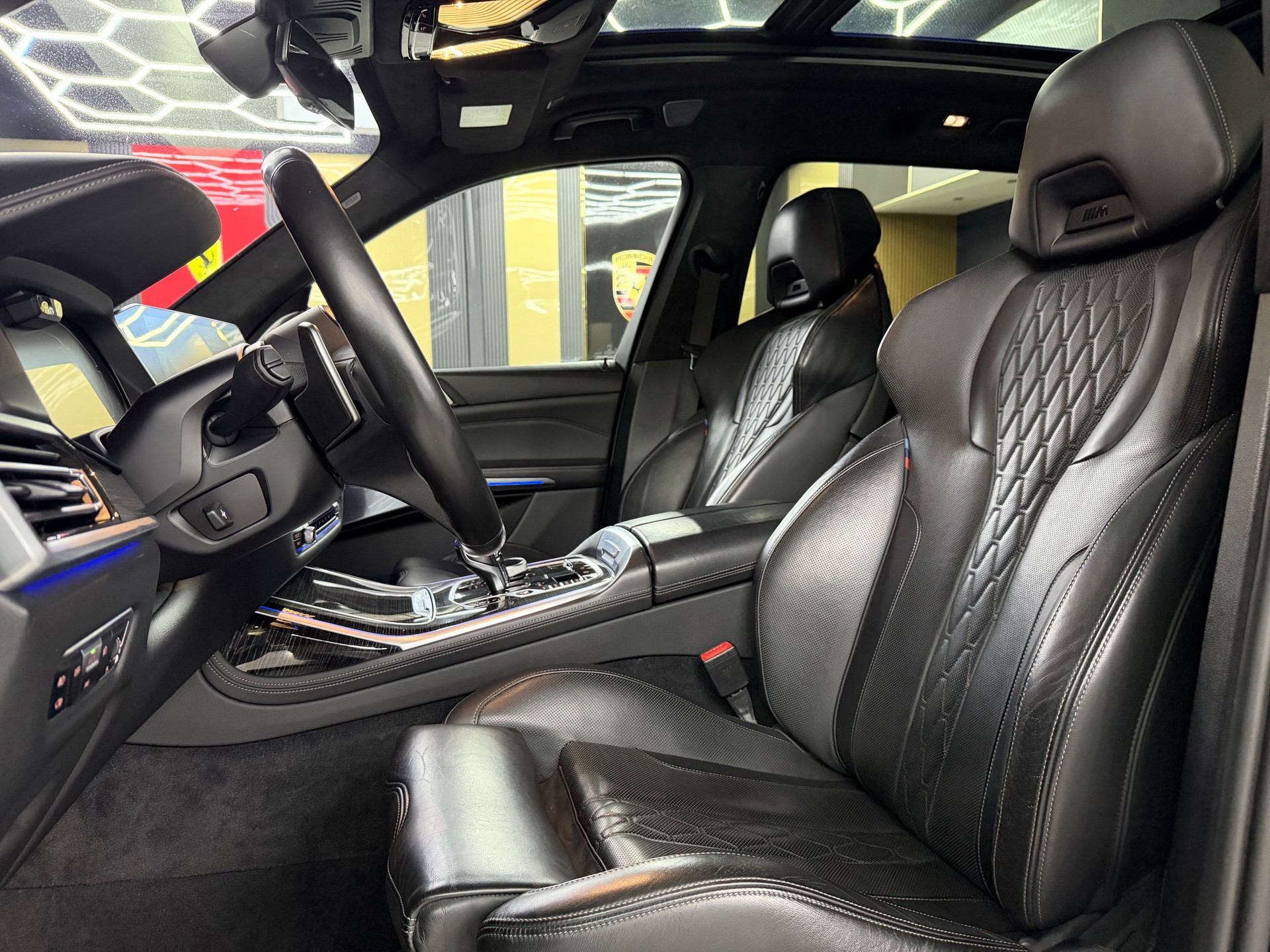 BMW X7 xDrive 48V 40d Steptronic-image-9