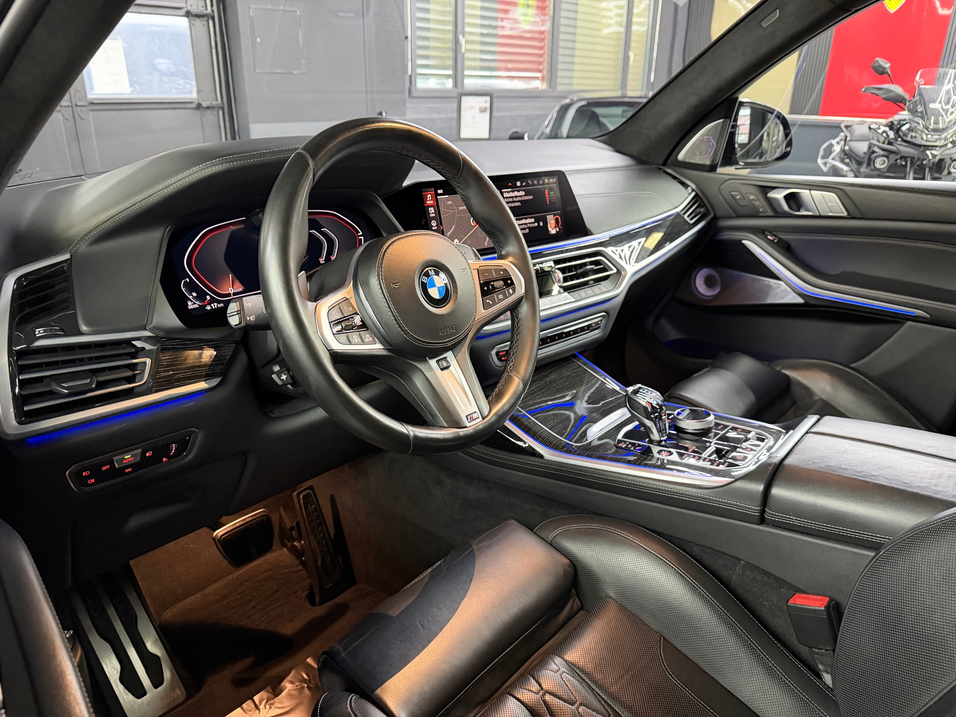 BMW X7 xDrive 48V 40d Steptronic-image-8