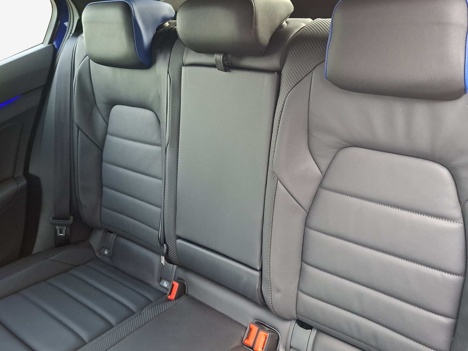 VW Golf 2.0 TSI R DSG 4Motion-image-11