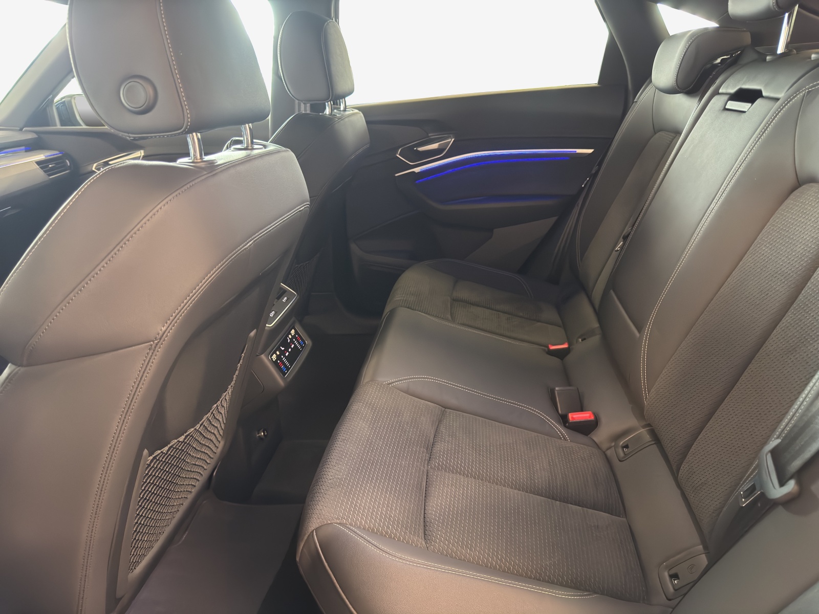 AUDI e-tron 55 Sportback S Line Black Edition quattro-image-8