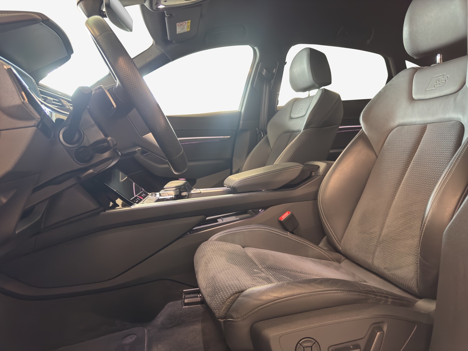 AUDI e-tron 55 Sportback S Line Black Edition quattro-image-4