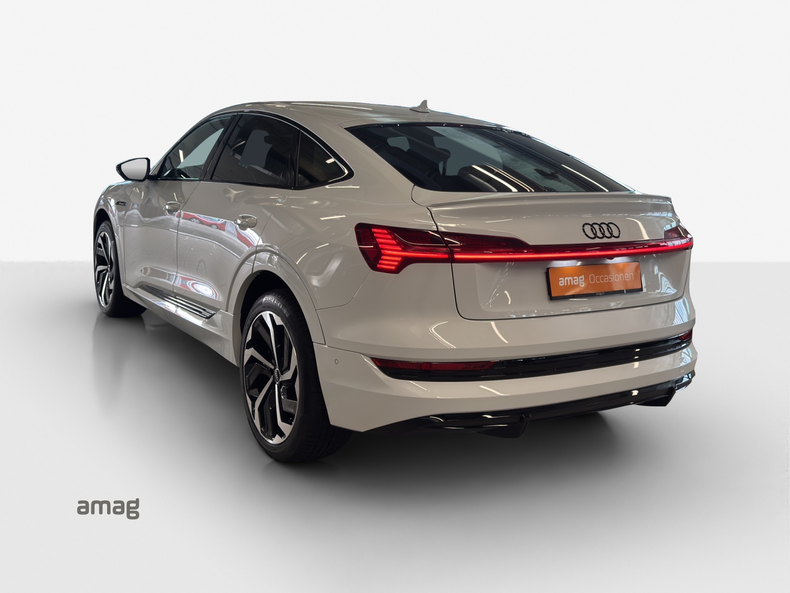 AUDI e-tron 55 Sportback S Line Black Edition quattro-image-12