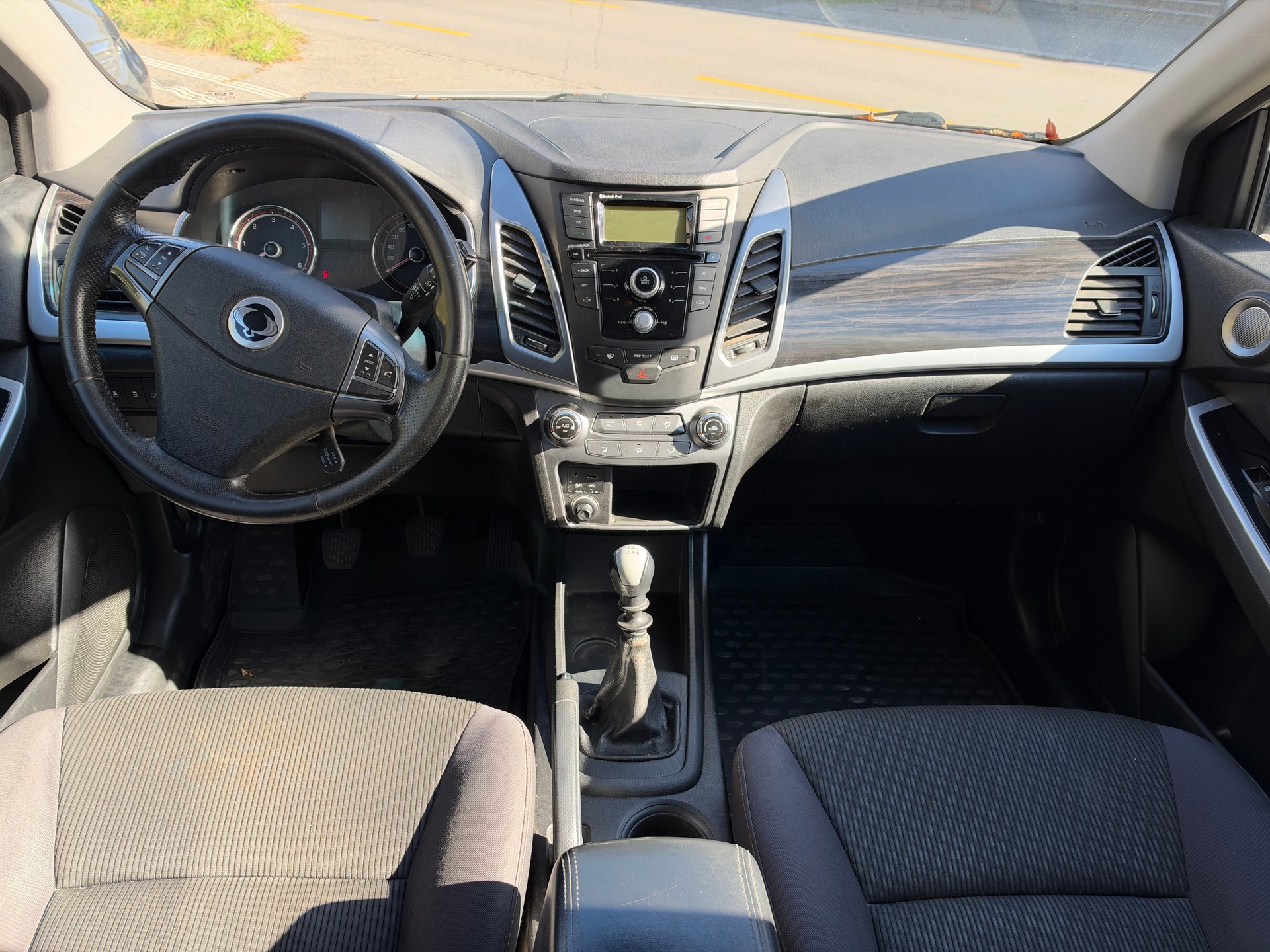 KGM-SsangYong Korando 2.0 e-XDI Plus Edition 4WD-image-7