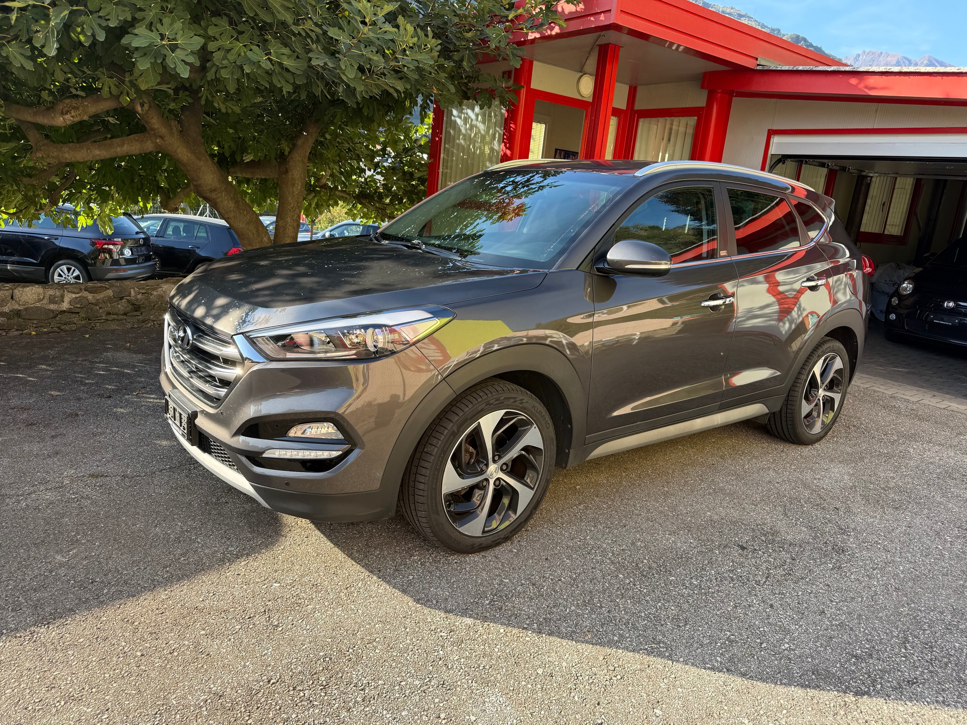 HYUNDAI Tucson 2.0 CRDI exxtra Plus 4WD Automatic-image-1