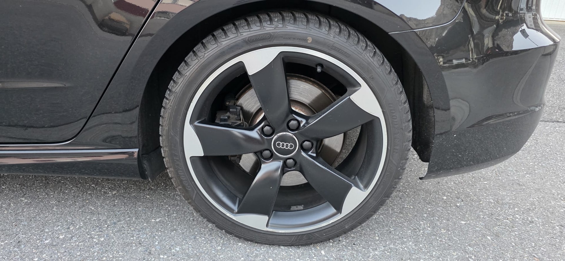 AUDI 2.0 T FSI quattro S-Tronic-image-18