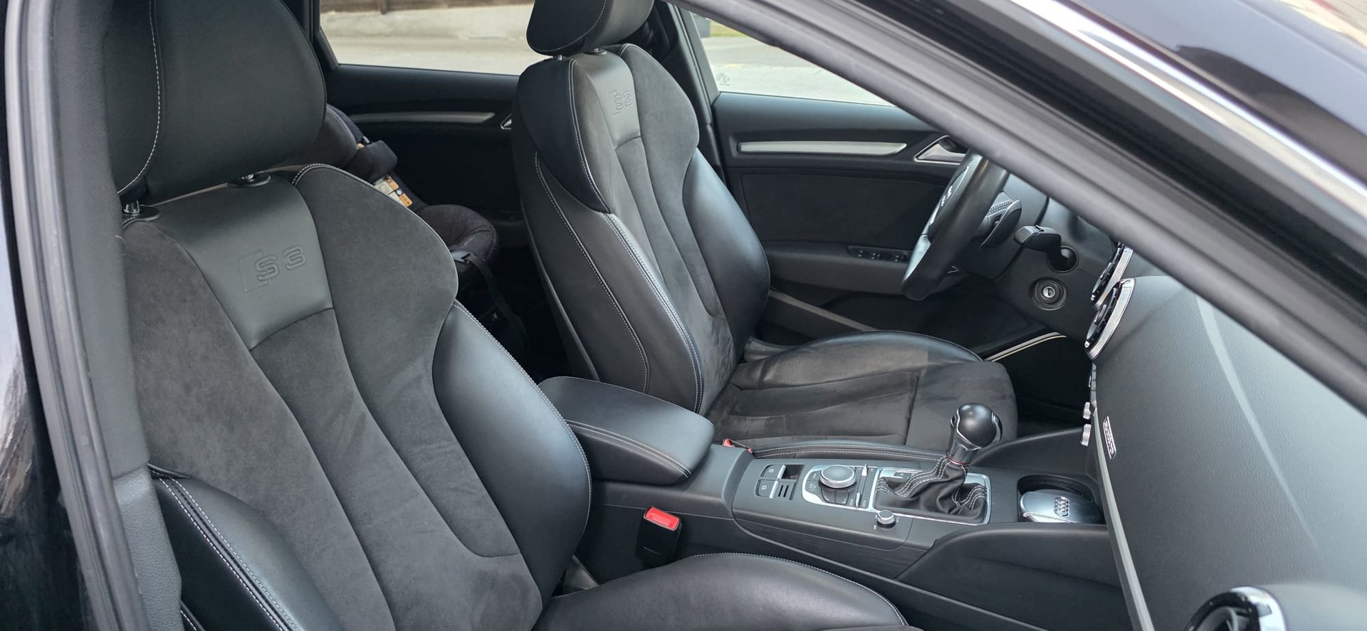 AUDI 2.0 T FSI quattro S-Tronic-image-11