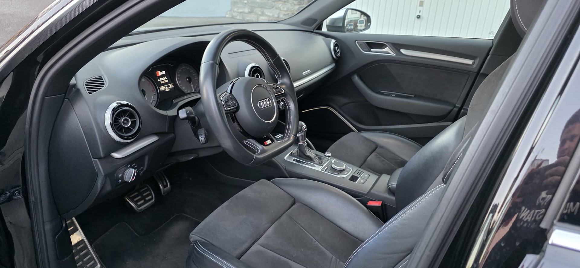 AUDI 2.0 T FSI quattro S-Tronic-image-9