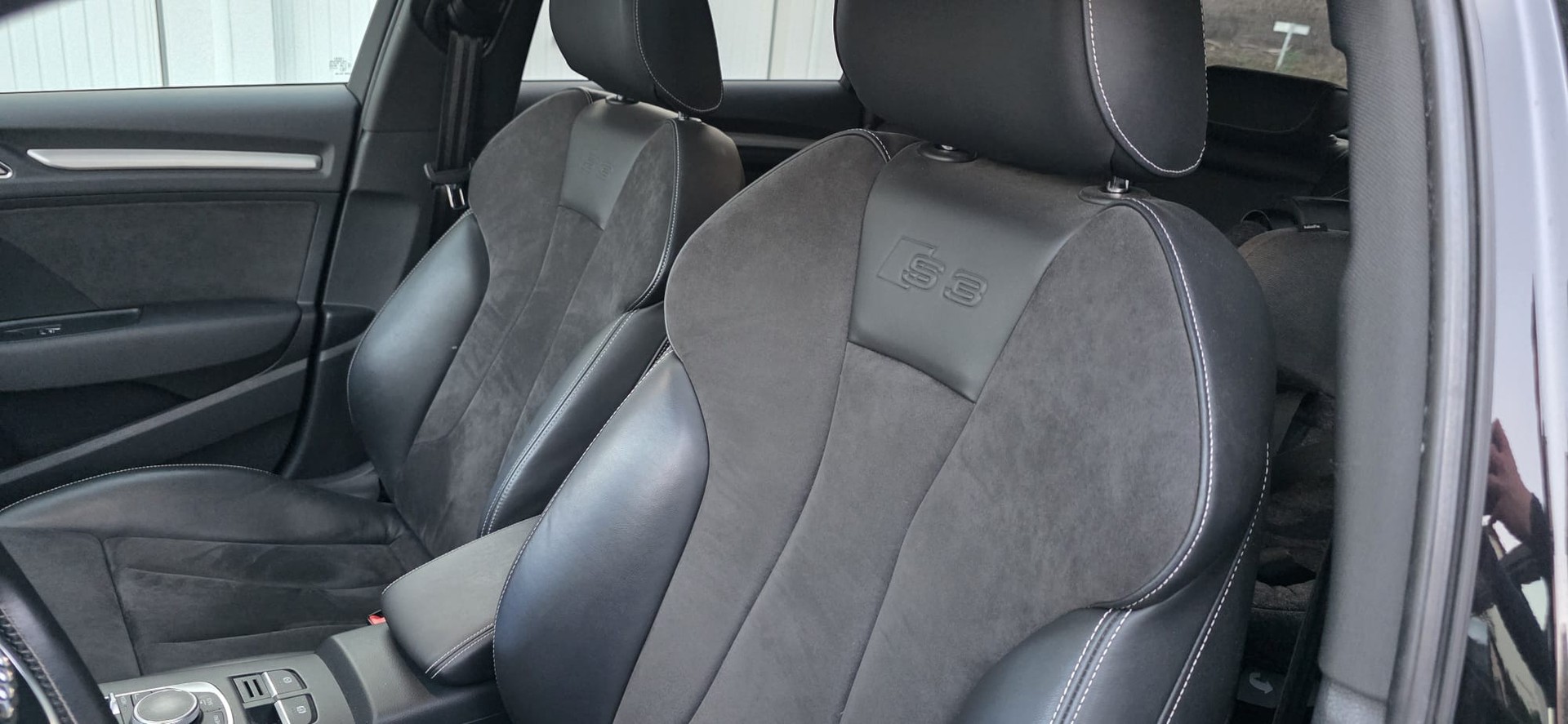 AUDI 2.0 T FSI quattro S-Tronic-image-12