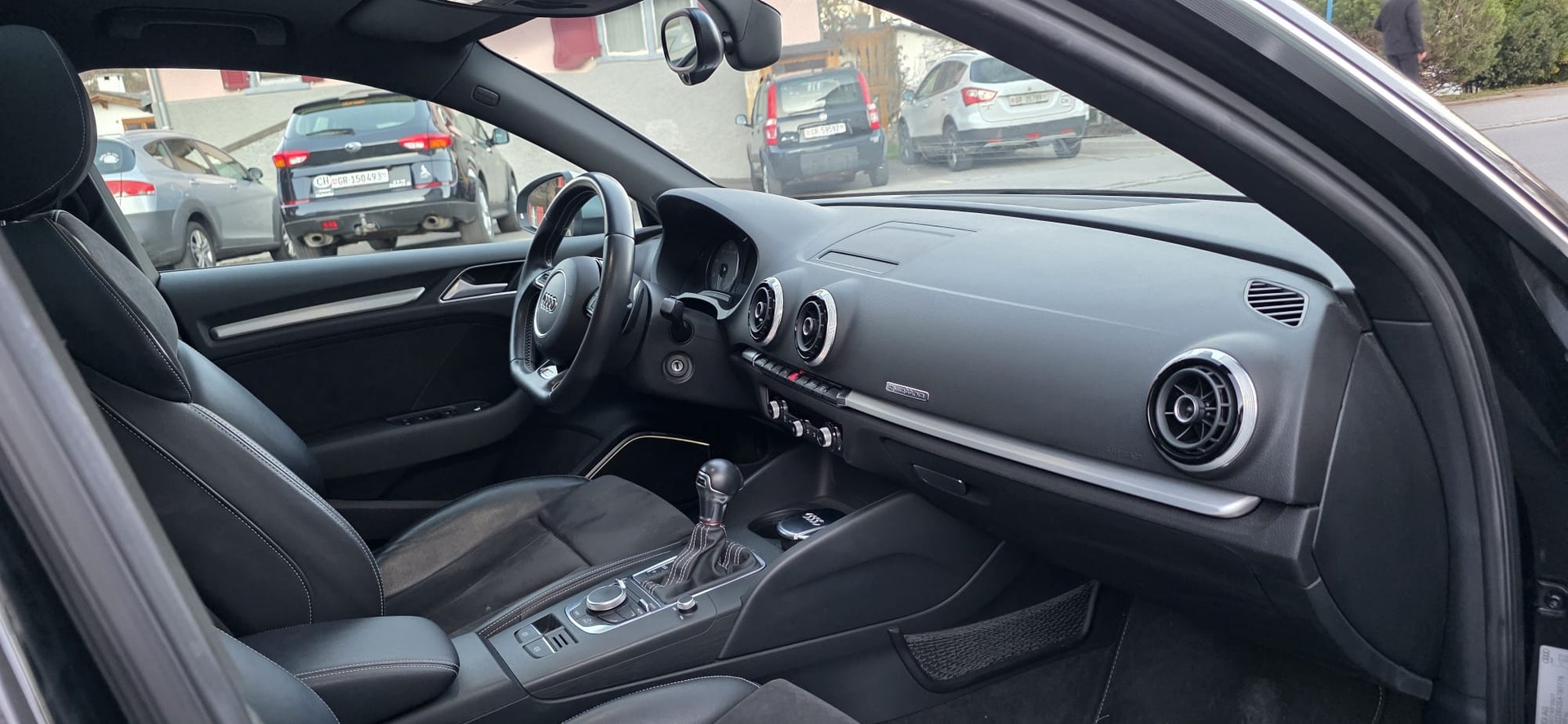 AUDI 2.0 T FSI quattro S-Tronic-image-10