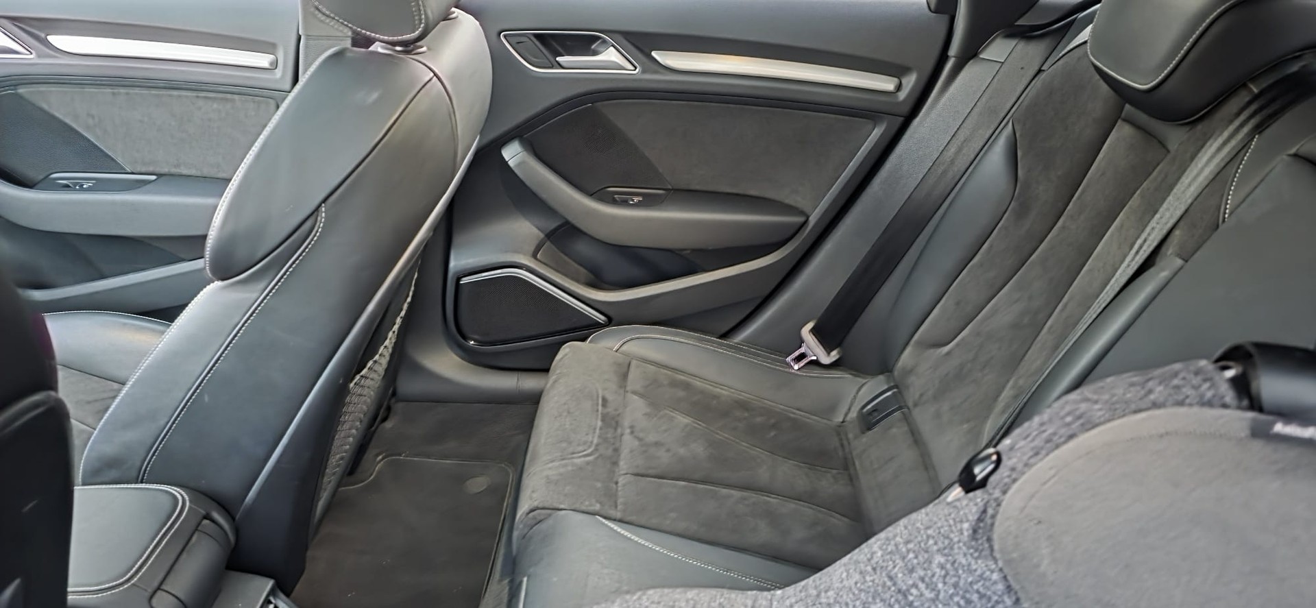 AUDI 2.0 T FSI quattro S-Tronic-image-13