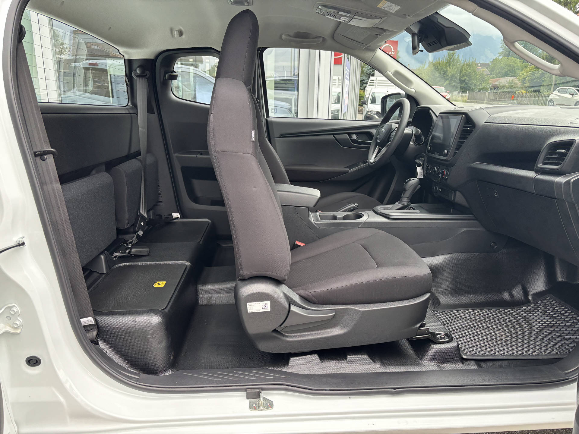 ISUZU D-Max Space Pick-up 2.2 DDi B-Strong 4x4-image-5