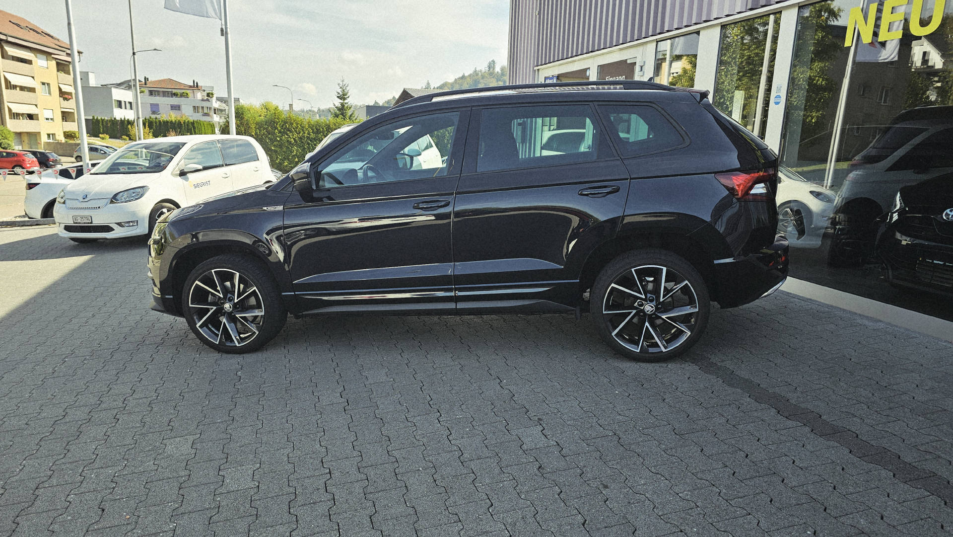 SKODA Karoq 1.5 TSI SportLine DSG-image-2