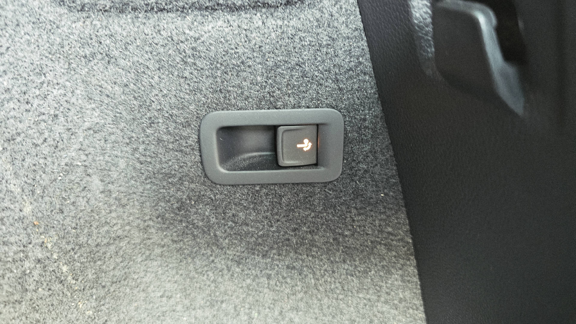 SKODA Karoq 1.5 TSI SportLine DSG-image-7