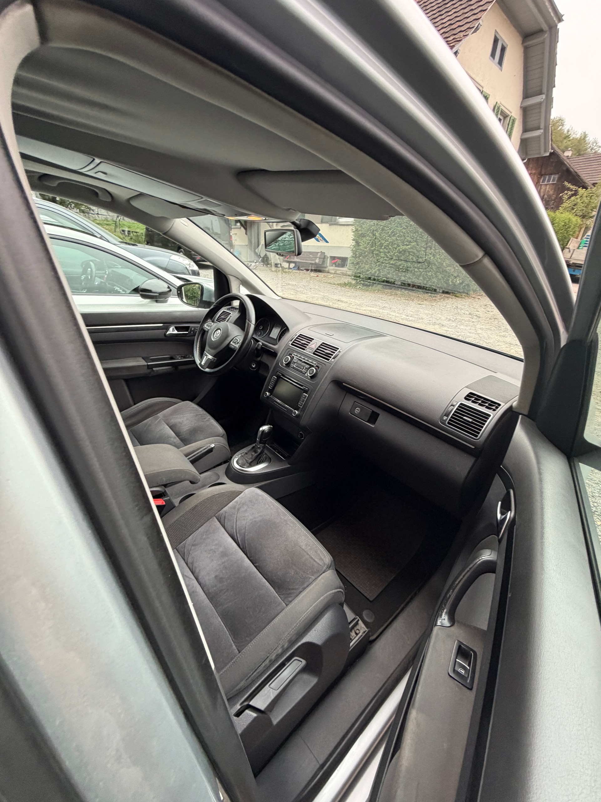 VW Touran 1.4 TSI EcoFuel Comfortline DSG-image-6