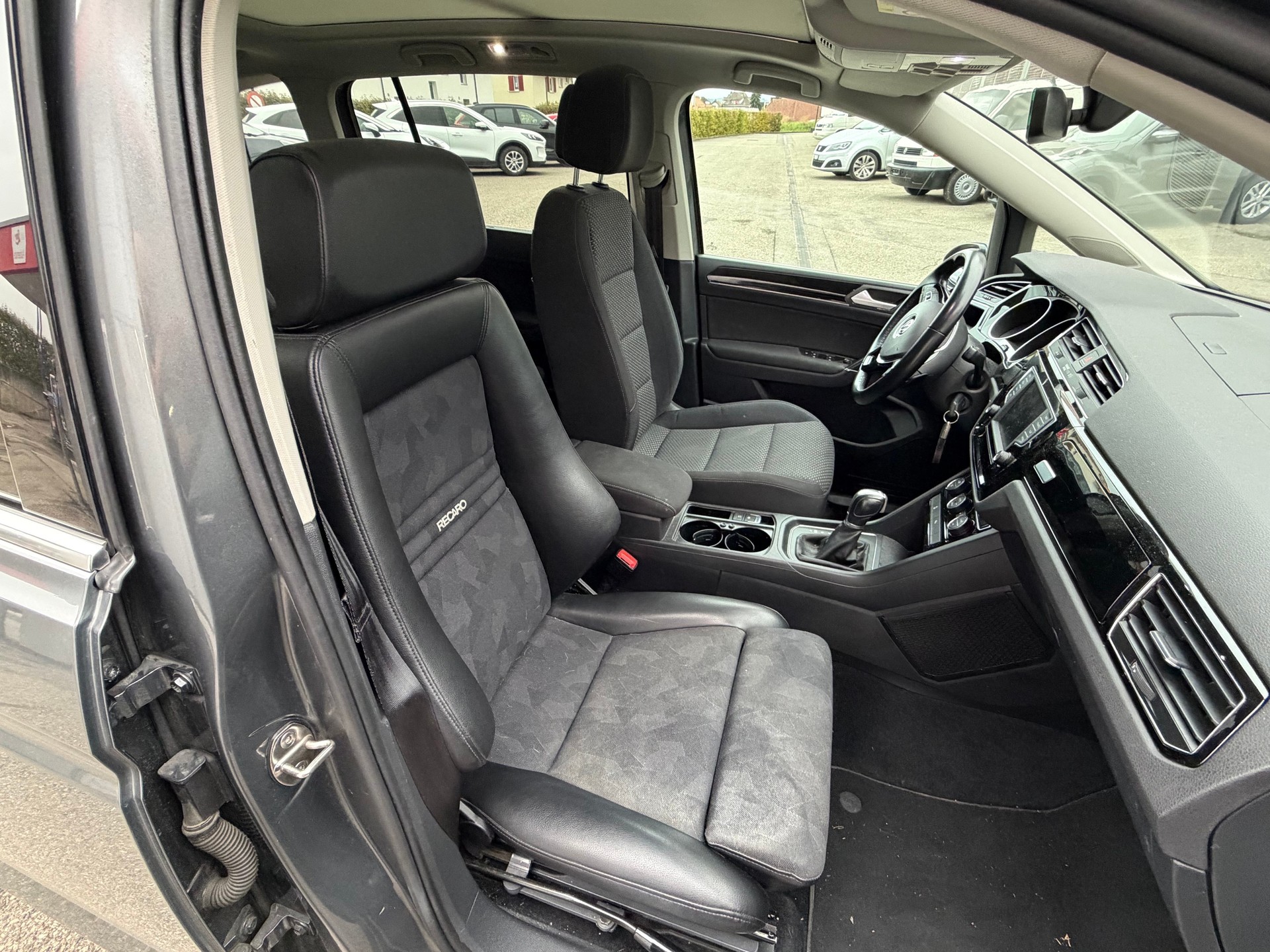 VW Touran 1.4 TSI BlueMotion Technology Trendline DSG-image-5
