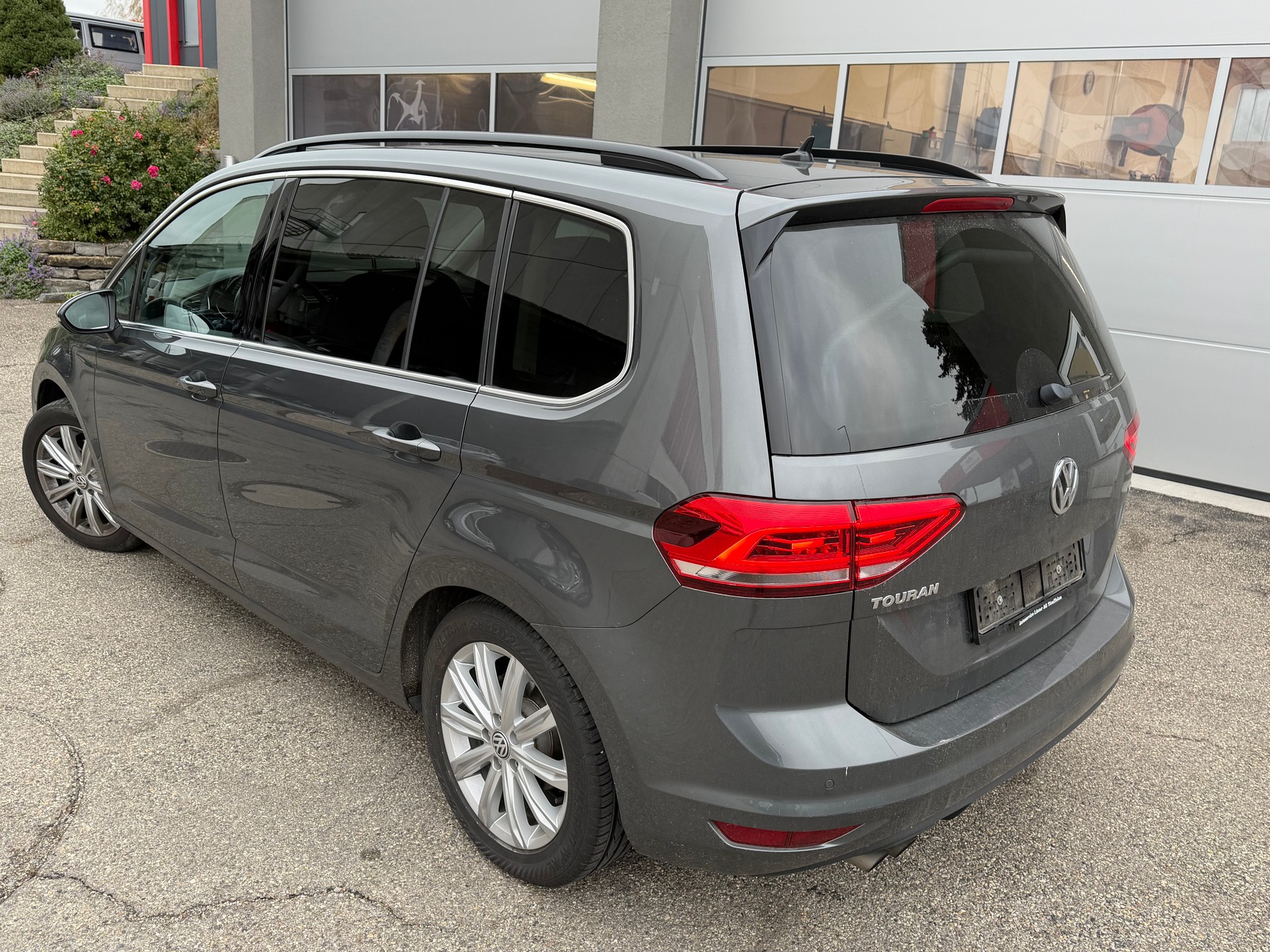 VW Touran 1.4 TSI BlueMotion Technology Trendline DSG-image-1