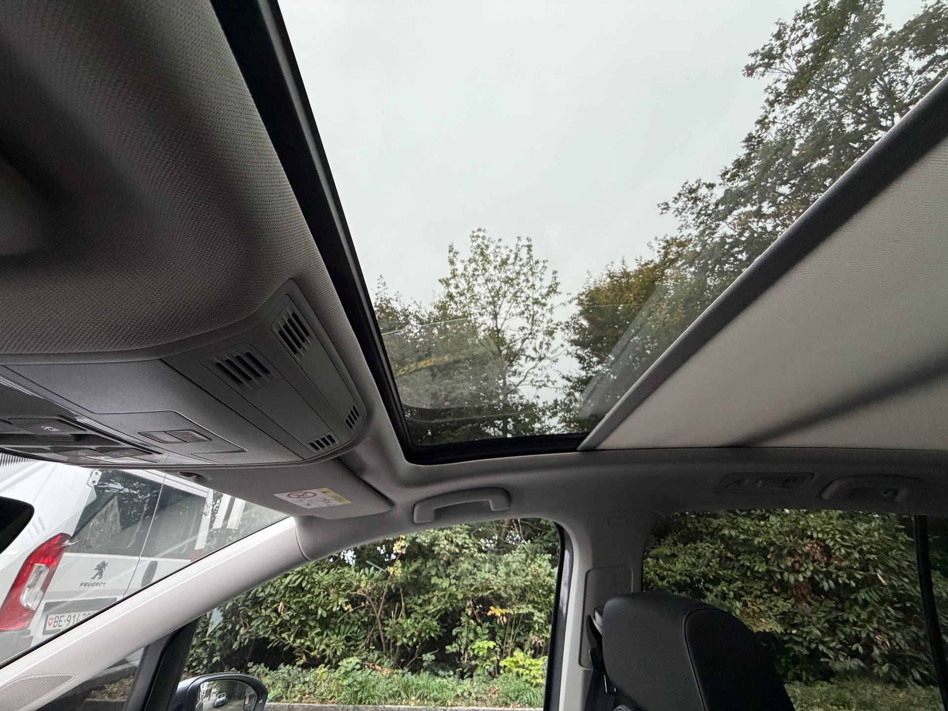VW Touran 1.4 TSI BlueMotion Technology Trendline DSG-image-10