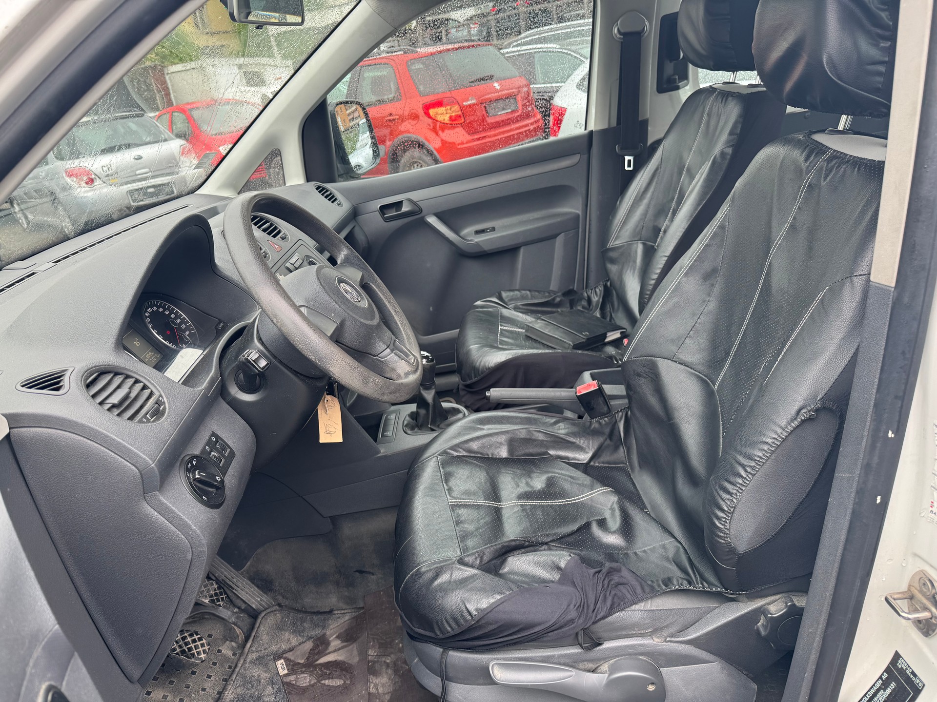 VW Caddy 1.6 TDI BlueMotion Technology-image-5