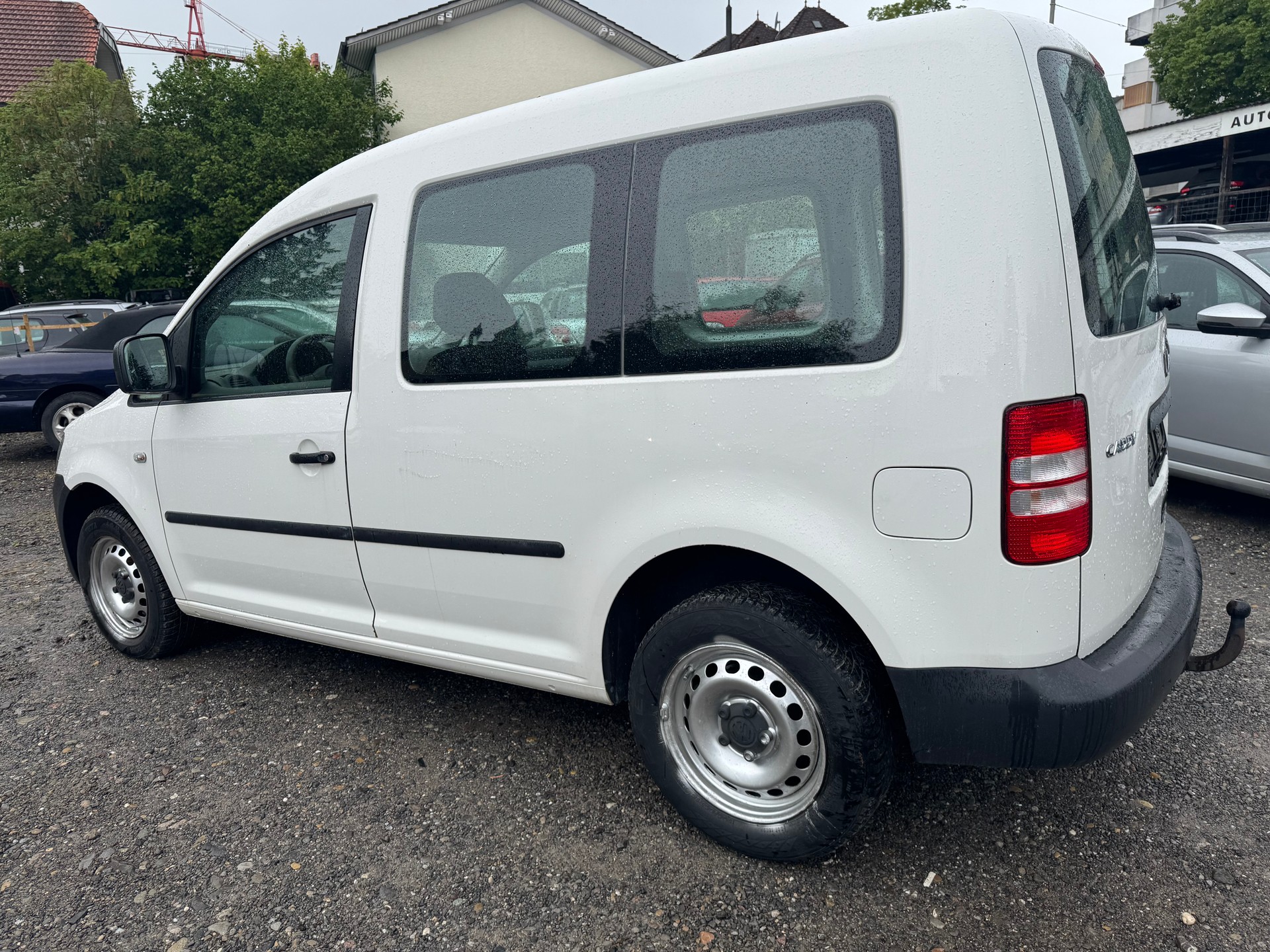 VW Caddy 1.6 TDI BlueMotion Technology-image-1