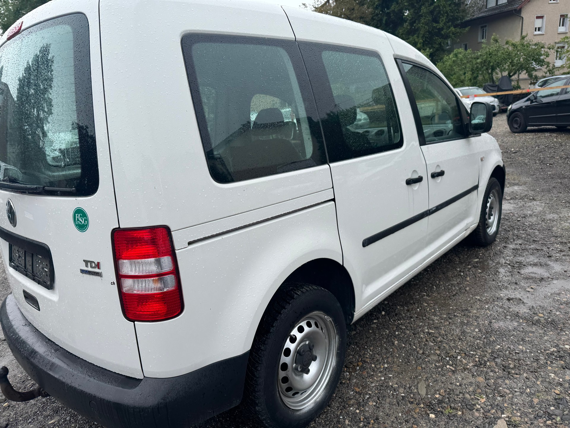 VW Caddy 1.6 TDI BlueMotion Technology-image-3