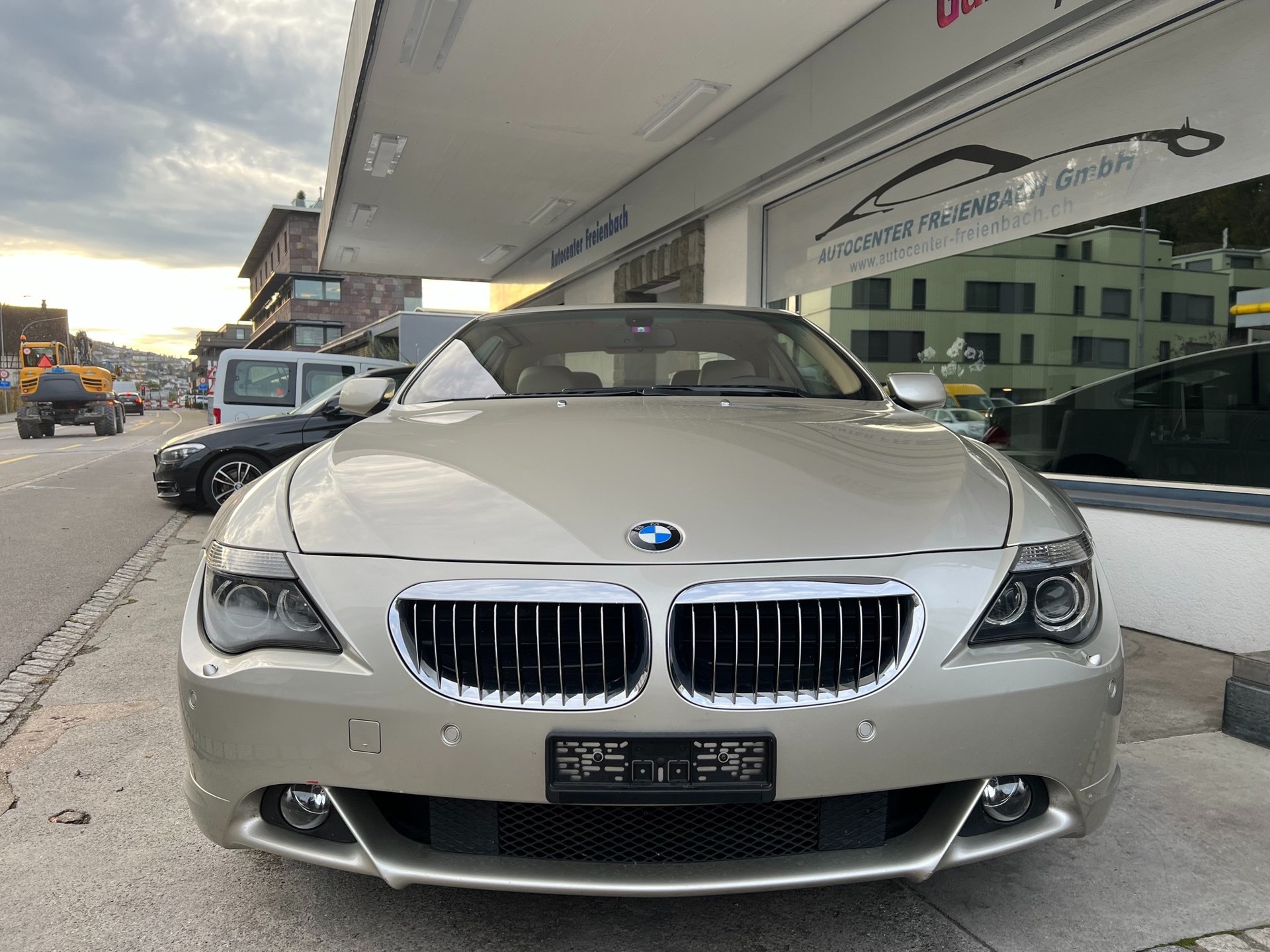 BMW 645i-image-1