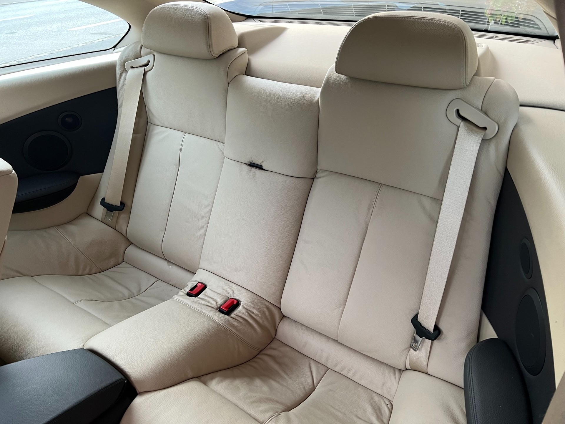BMW 645i-image-9