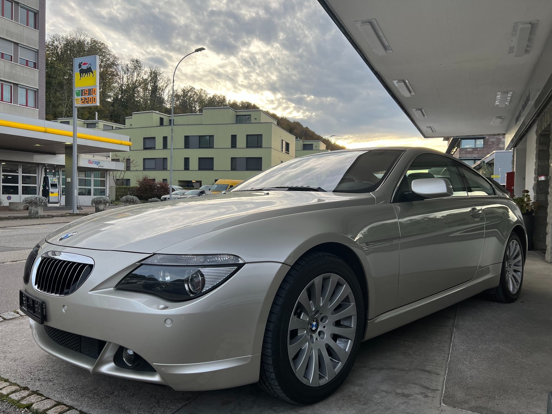 BMW 645i-image-0