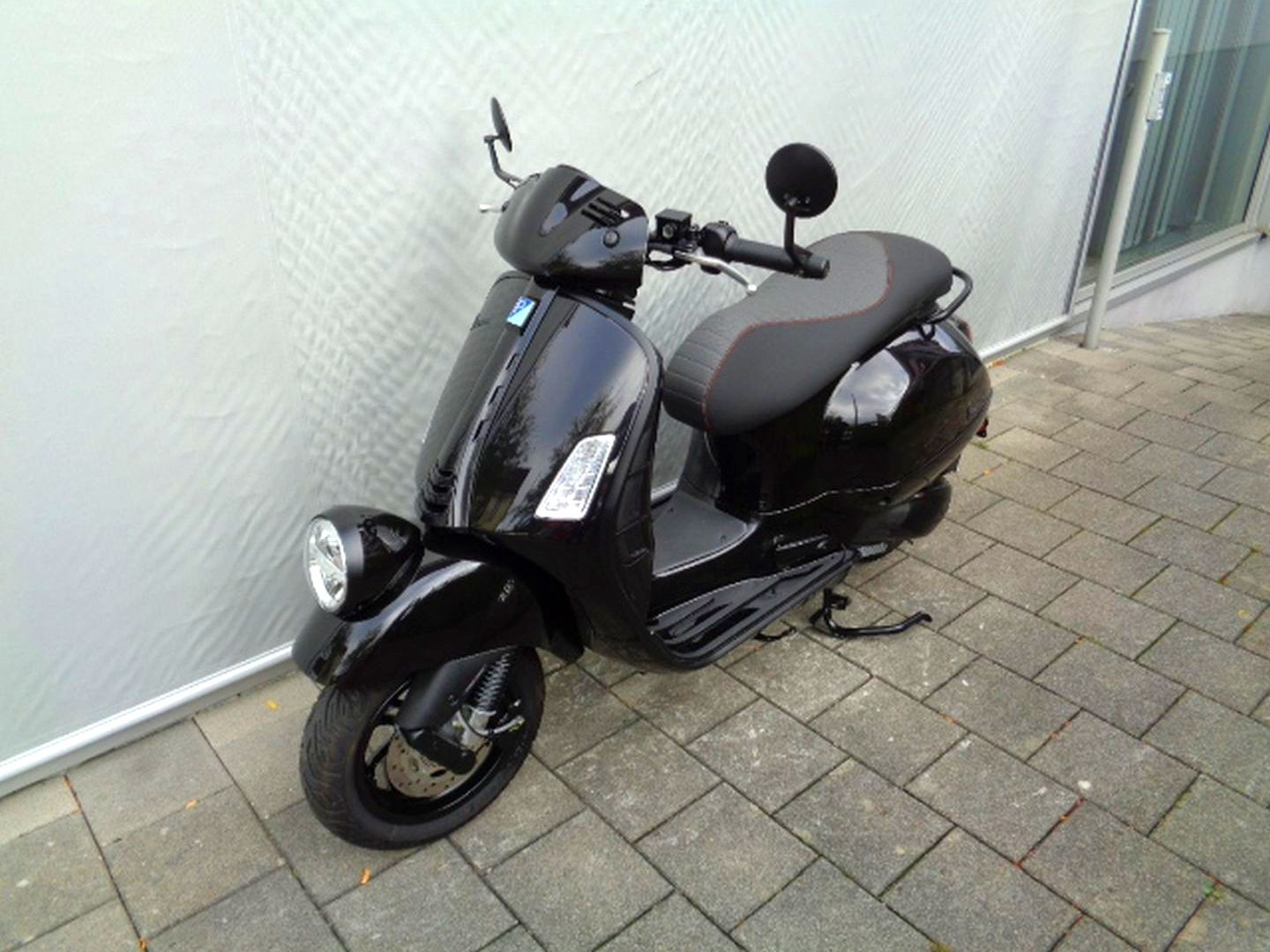 PIAGGIO VESPA GTV 300 RST-showroom-element-1