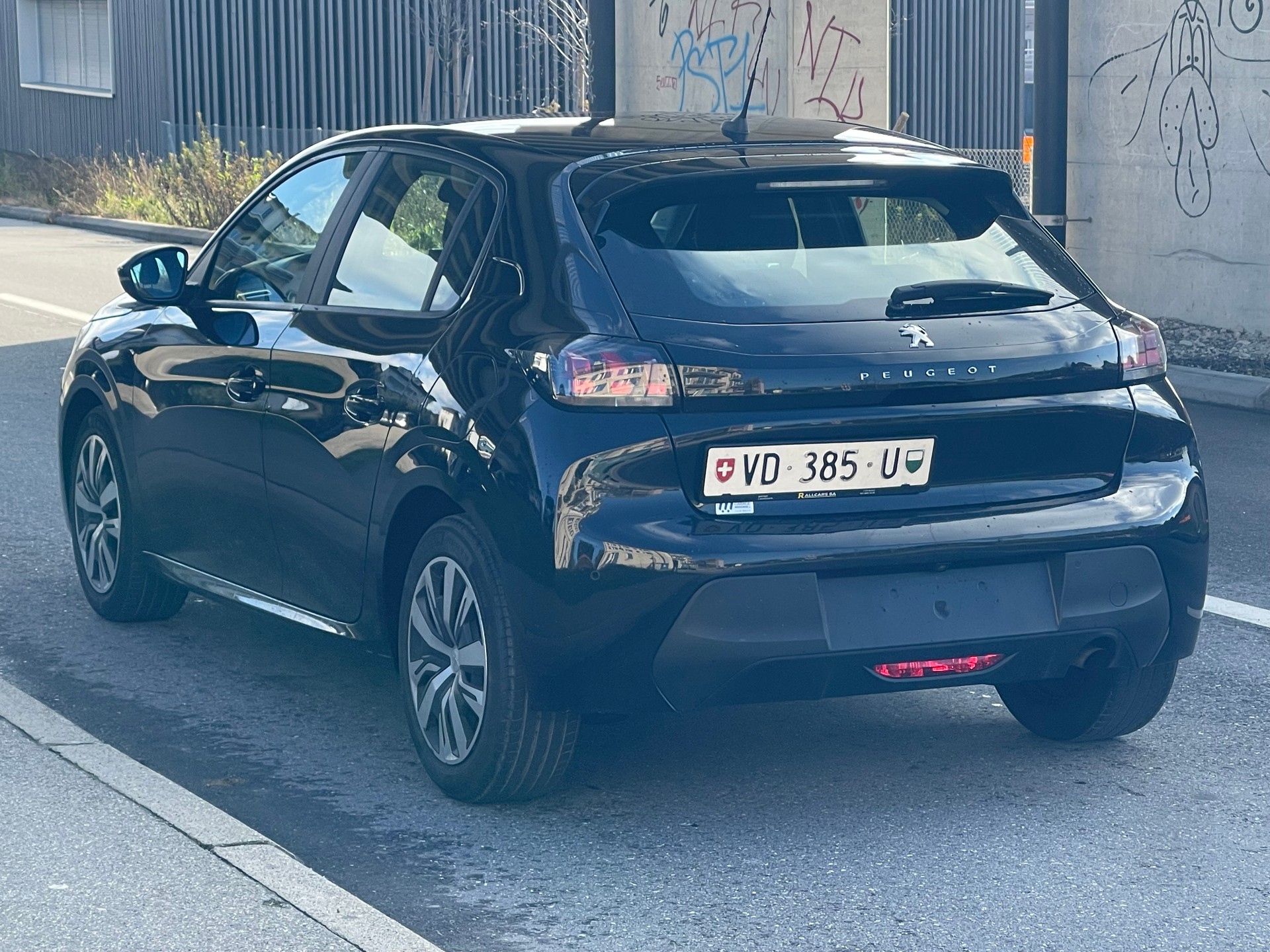 PEUGEOT 208 1.2 PureTech Active-image-7
