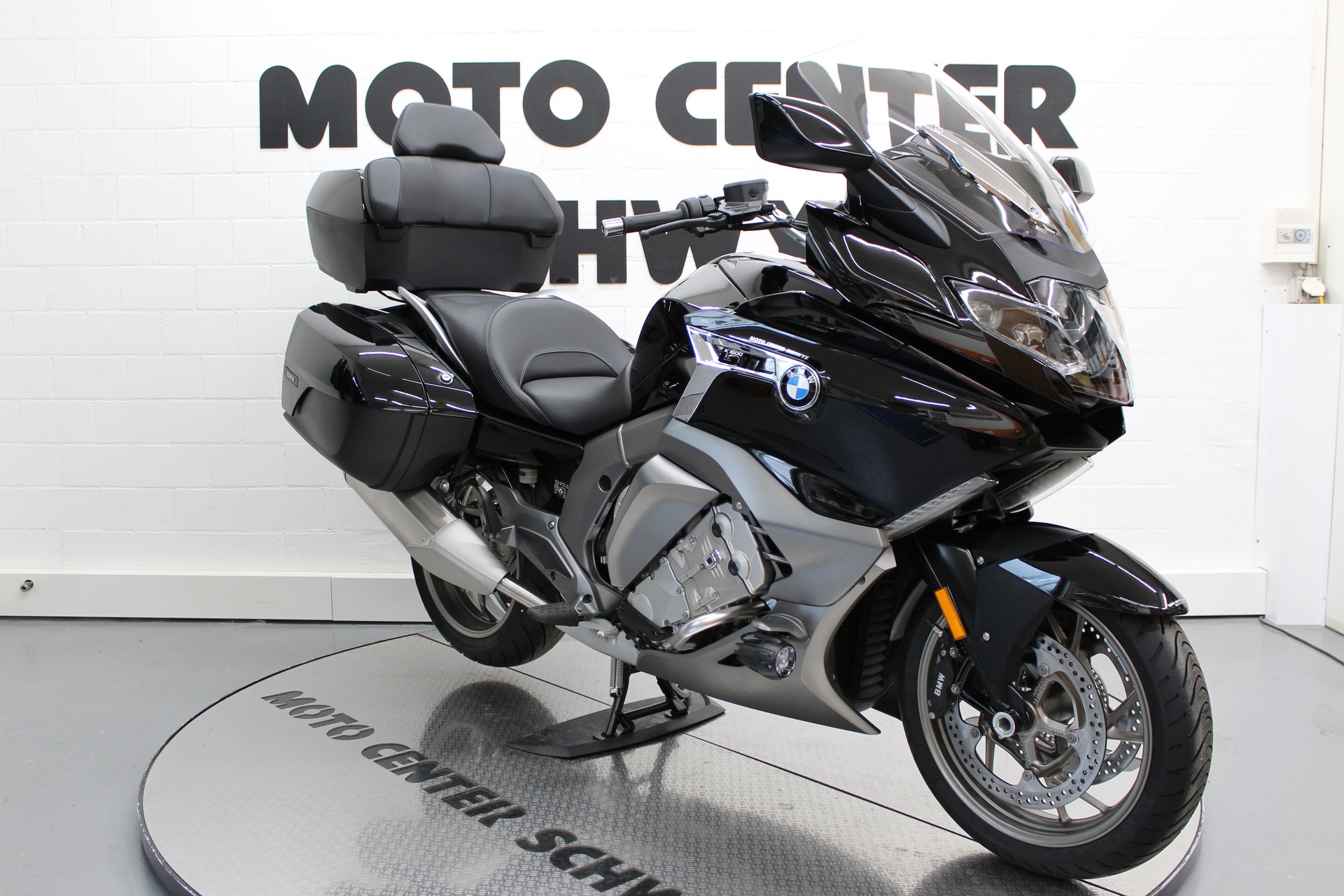 BMW K 1600 GTL-showroom-element-1