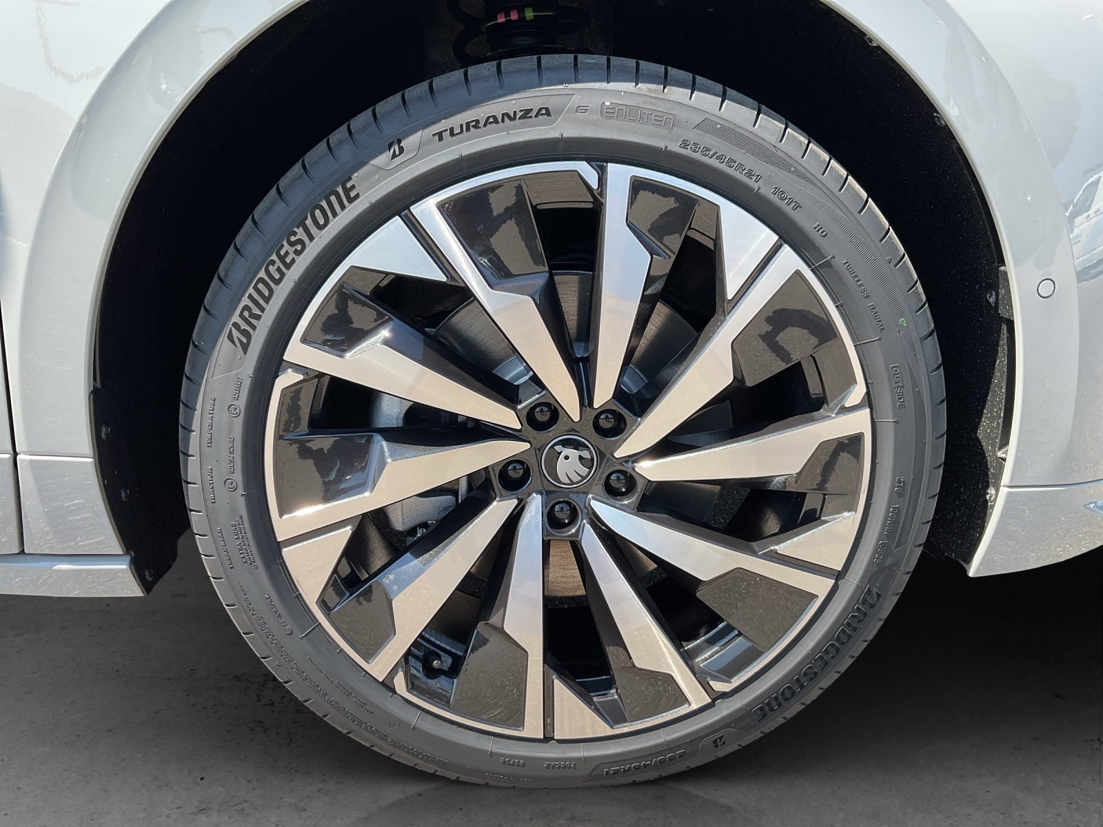 SKODA Enyaq Coupé Sportline 4x4-image-13