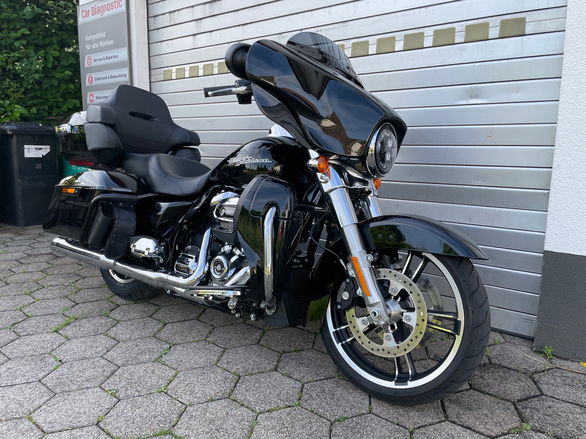 HARLEY-DAVIDSON FLHX Street Glide 107 ABS