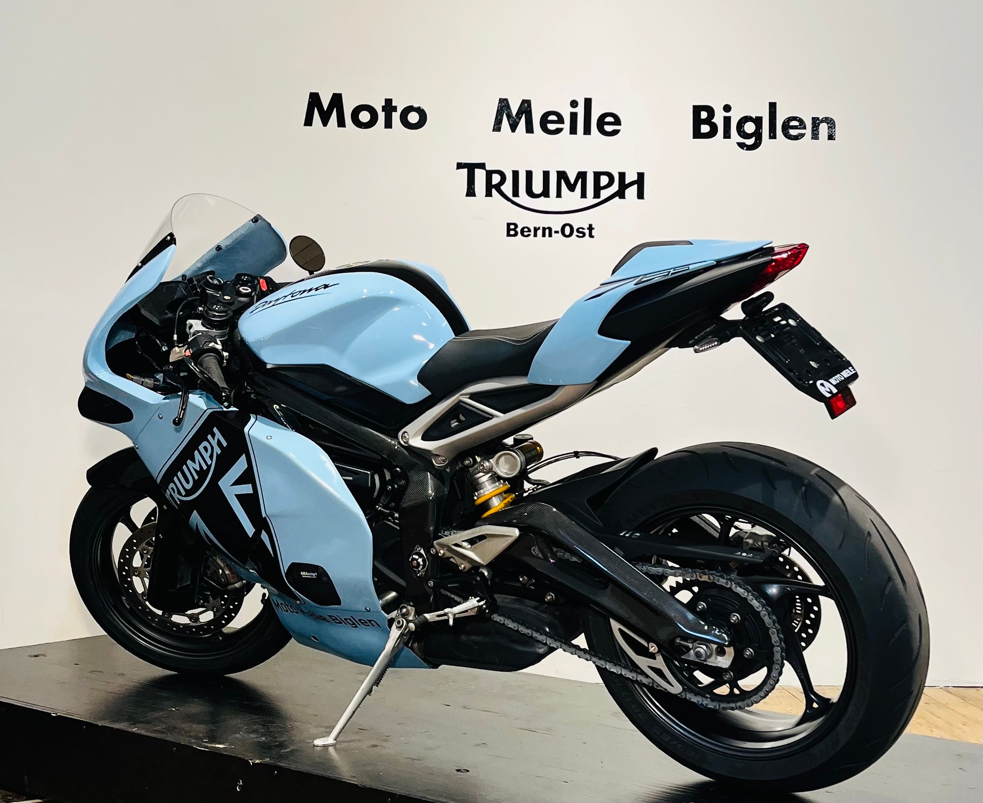 TRIUMPH Street Triple RS 765 ABS-showroom-element-1