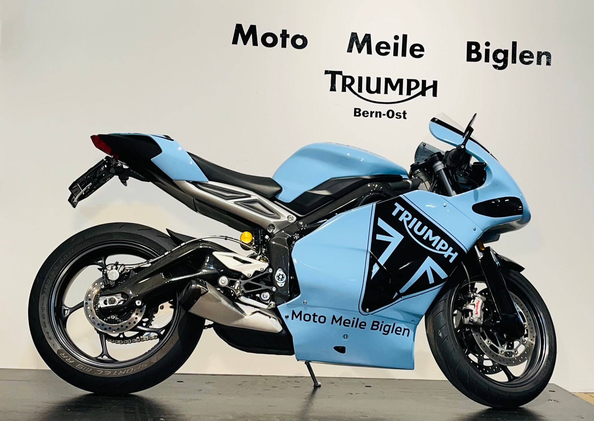 TRIUMPH Street Triple RS 765 ABS-showroom-element-3