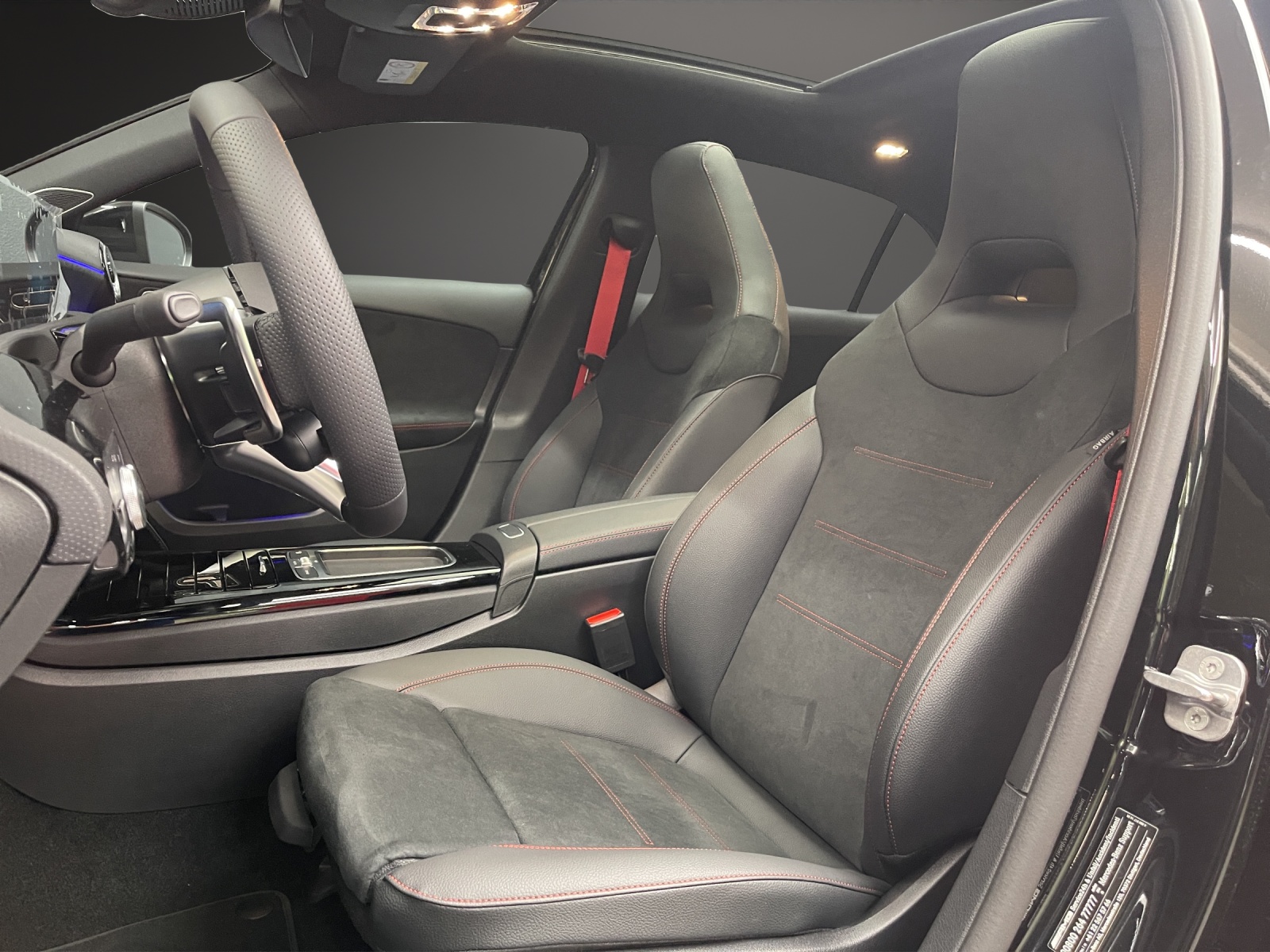 MERCEDES-BENZ A 35 AMG 4Matic 8G-DCT-image-8